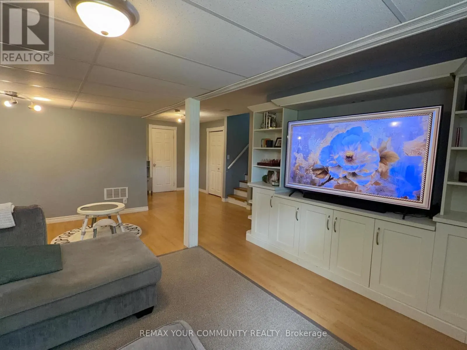 86 OXLEY DRIVE