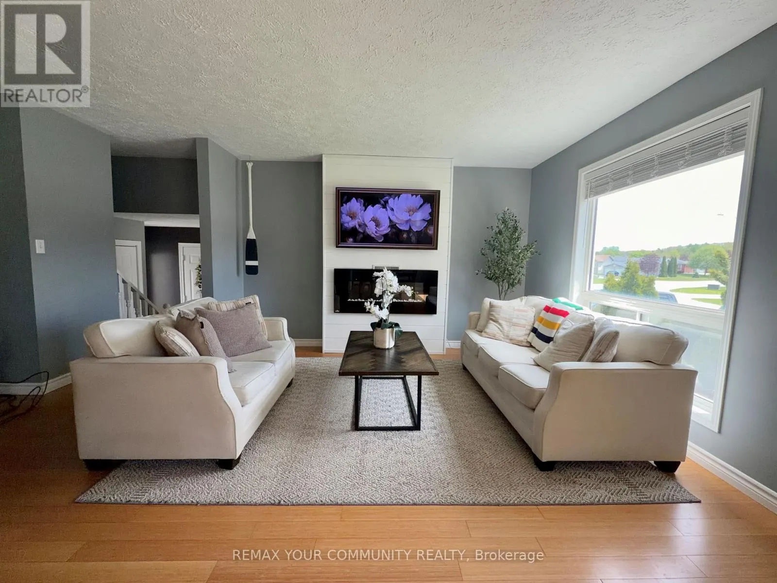 86 OXLEY DRIVE