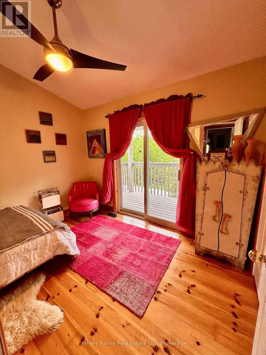 61 CONSTANCE BOULEVARD N