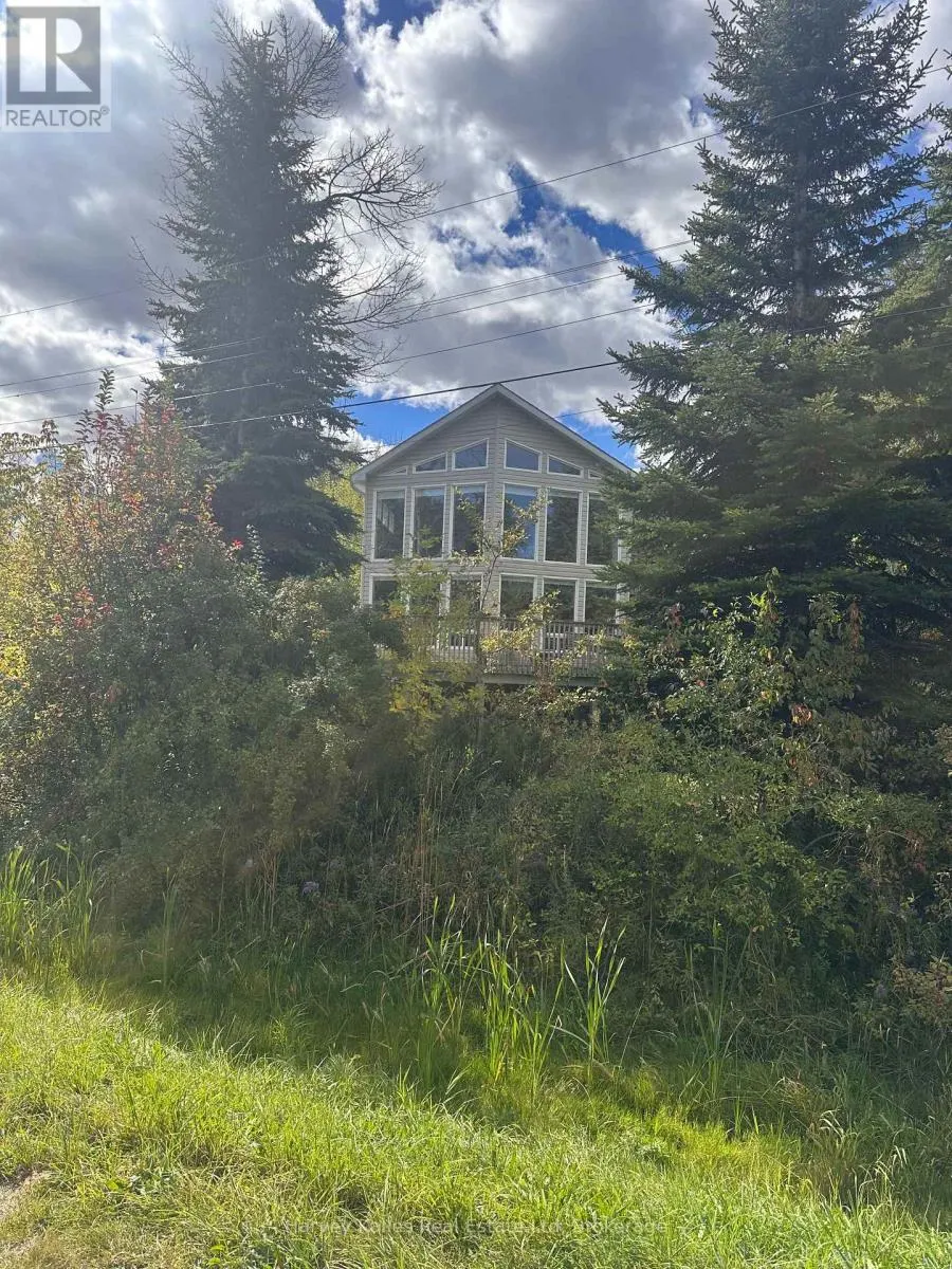 61 CONSTANCE BOULEVARD N