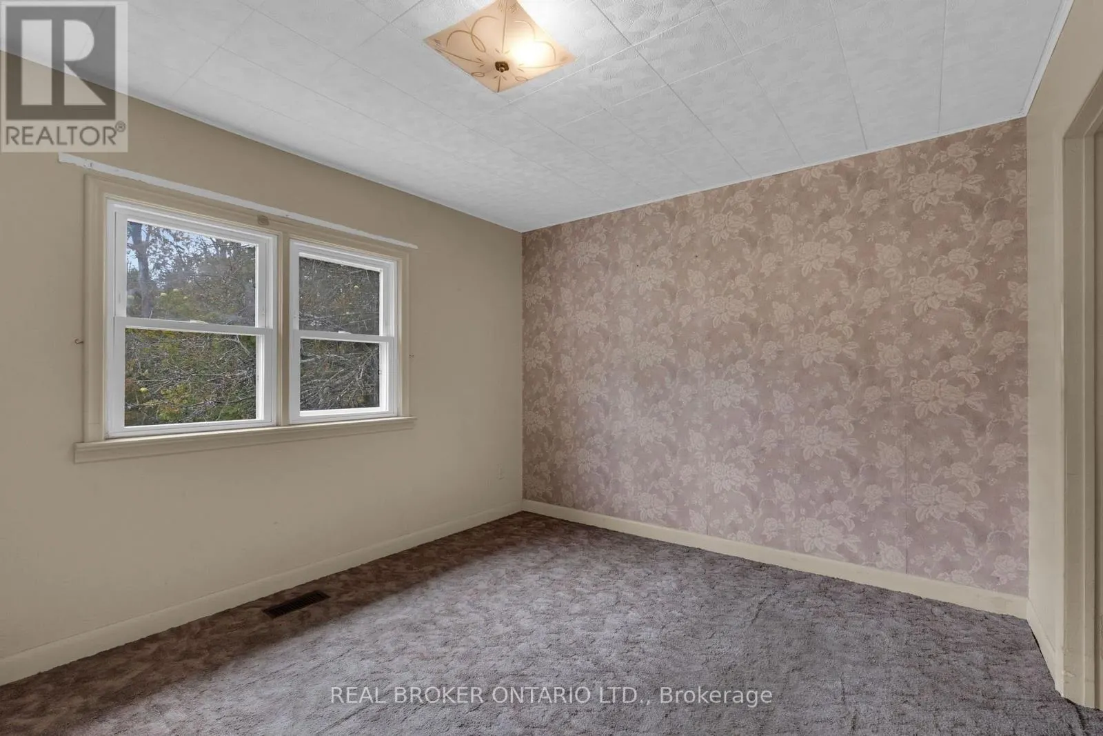 2086 PENETANGUISHENE ROAD