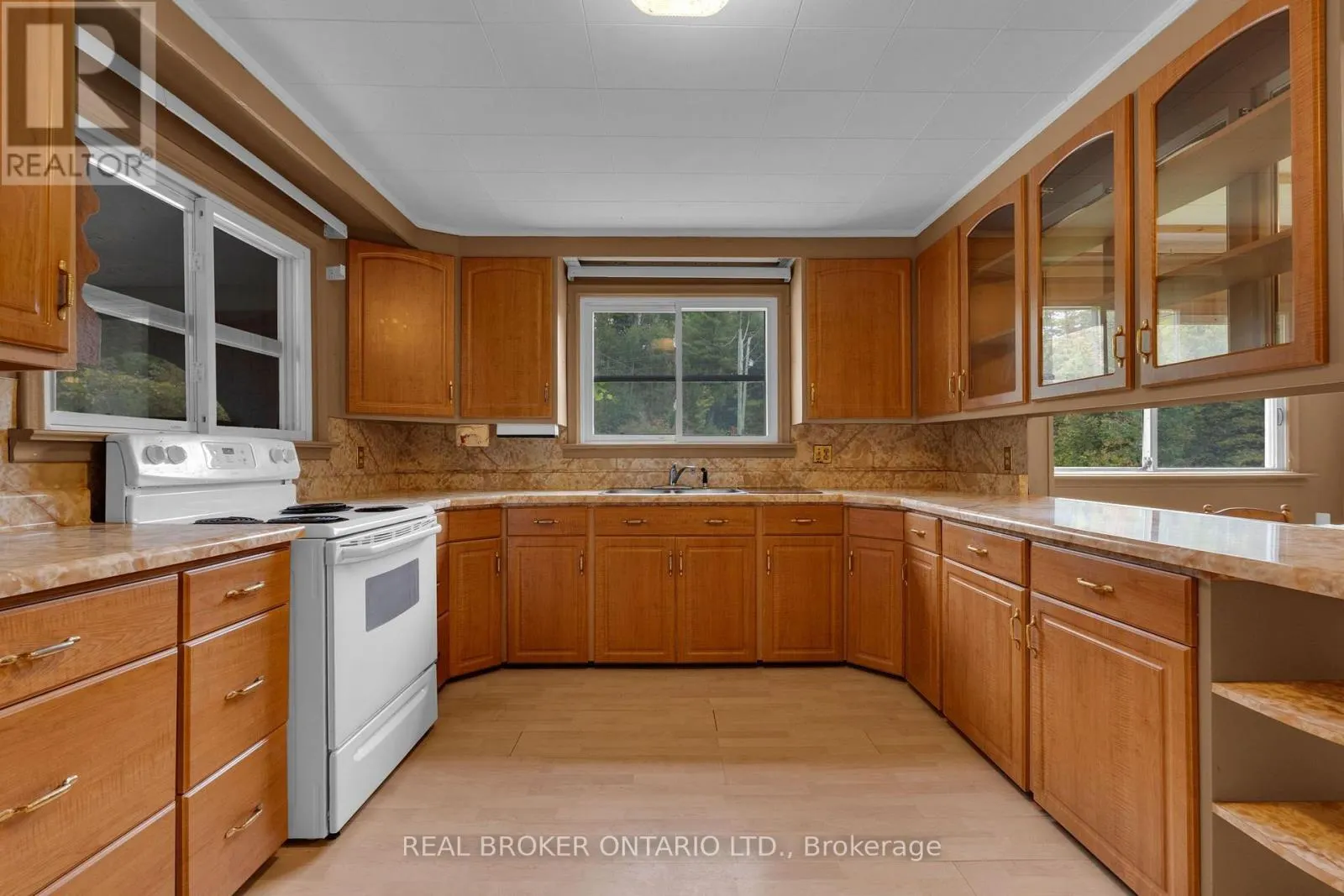 2086 PENETANGUISHENE ROAD