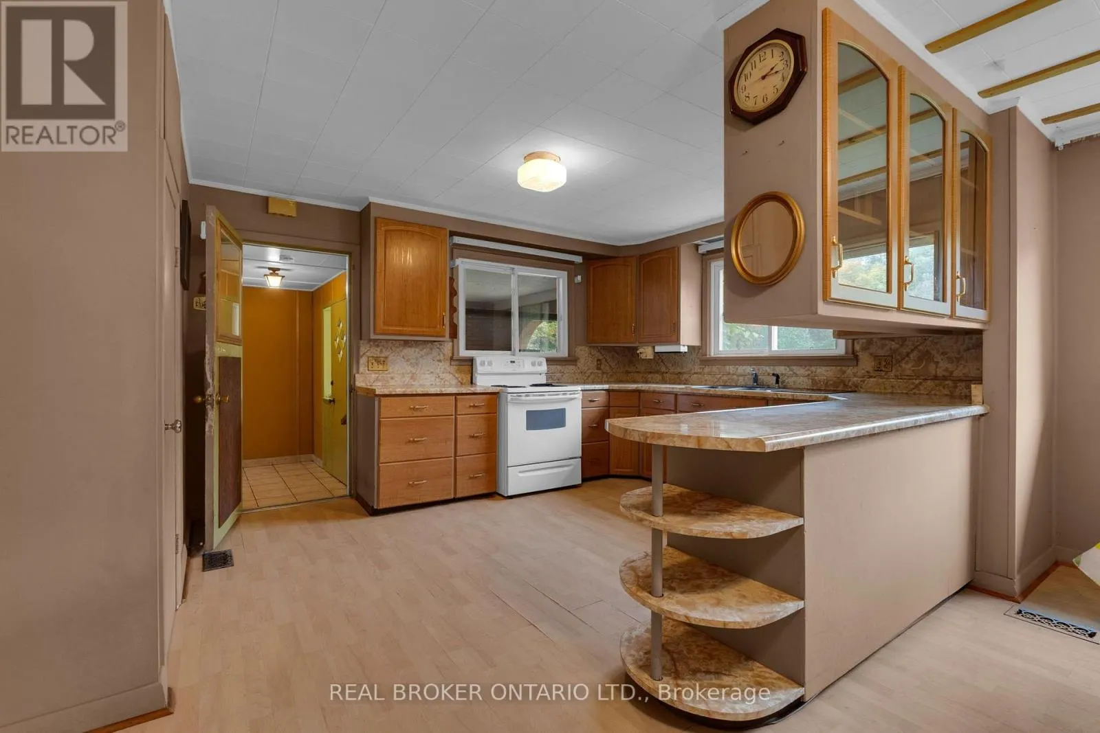 2086 PENETANGUISHENE ROAD