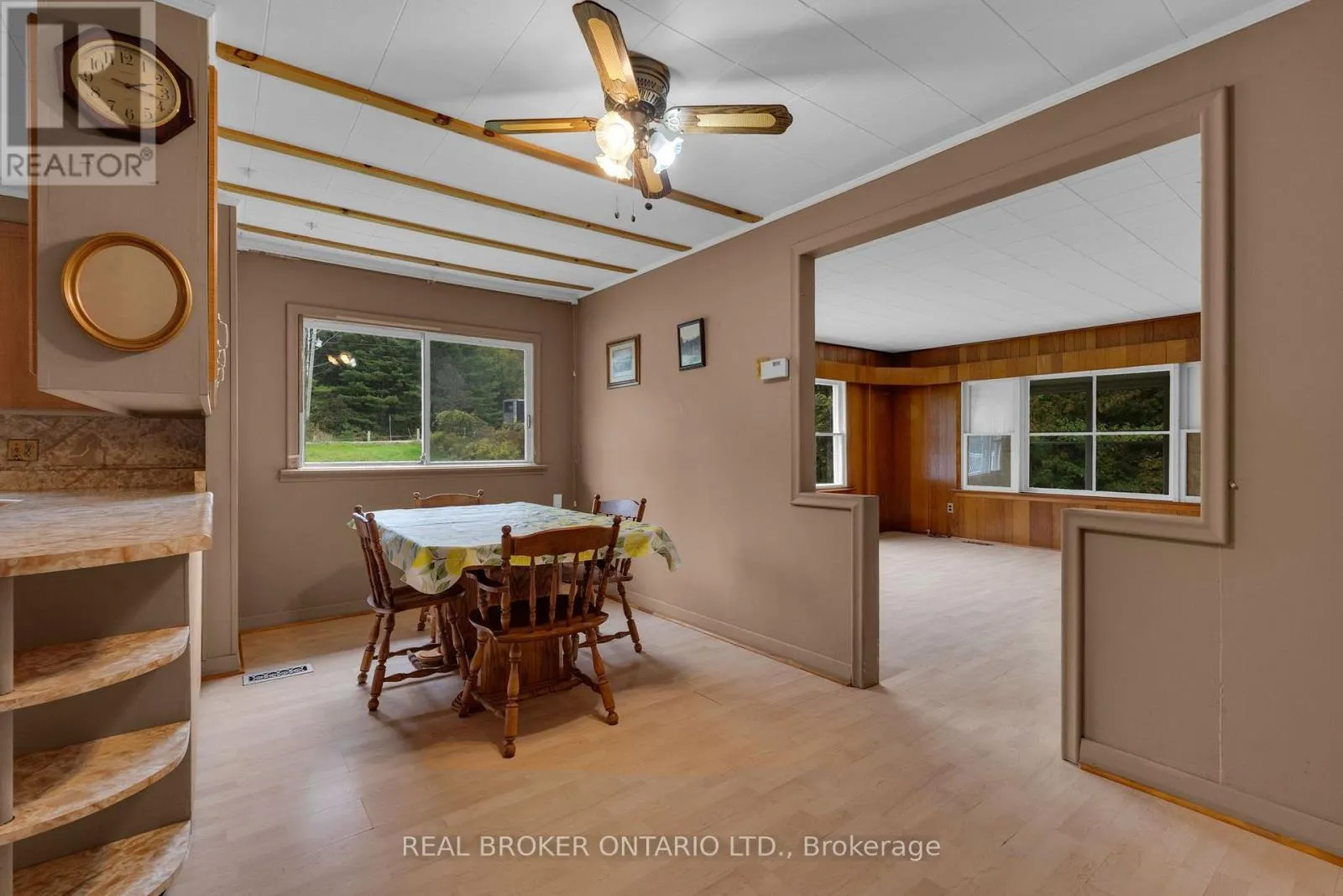 2086 PENETANGUISHENE ROAD