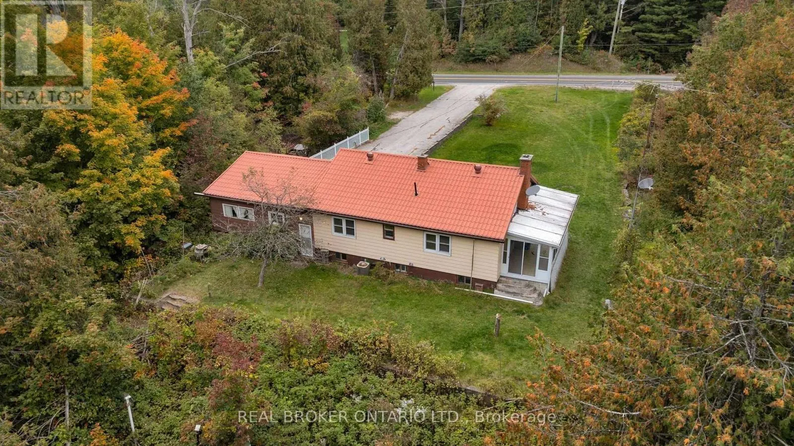 2086 PENETANGUISHENE ROAD