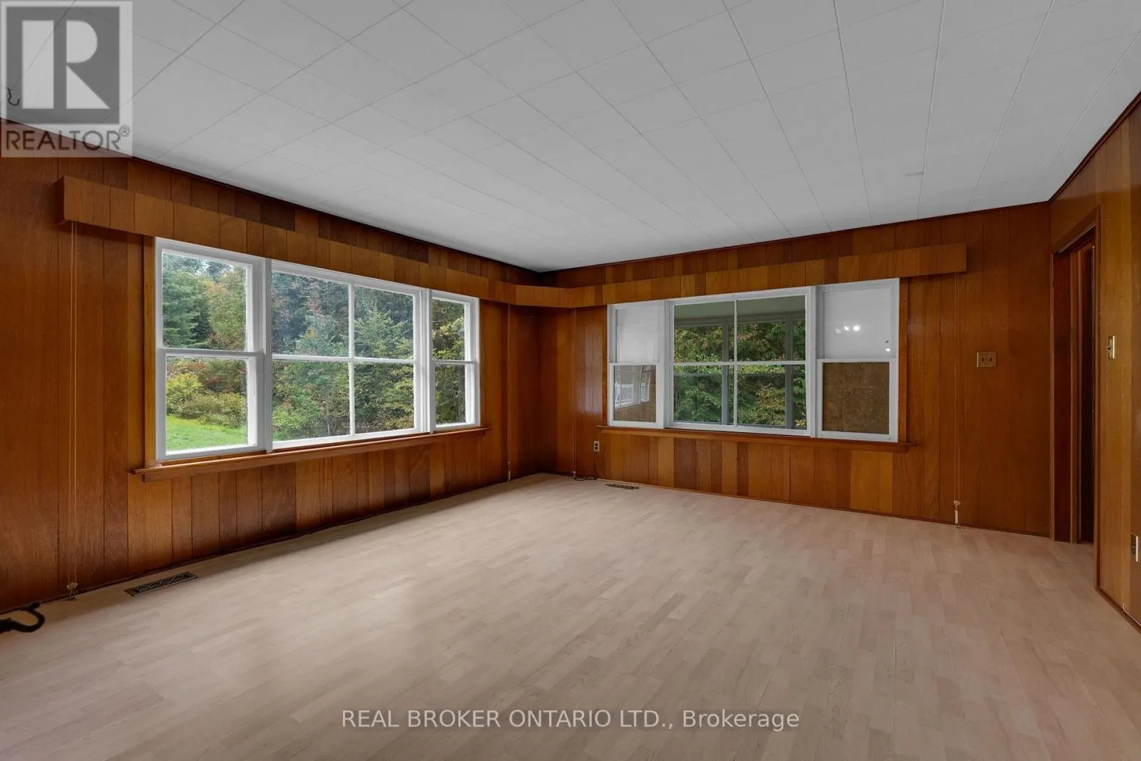 2086 PENETANGUISHENE ROAD