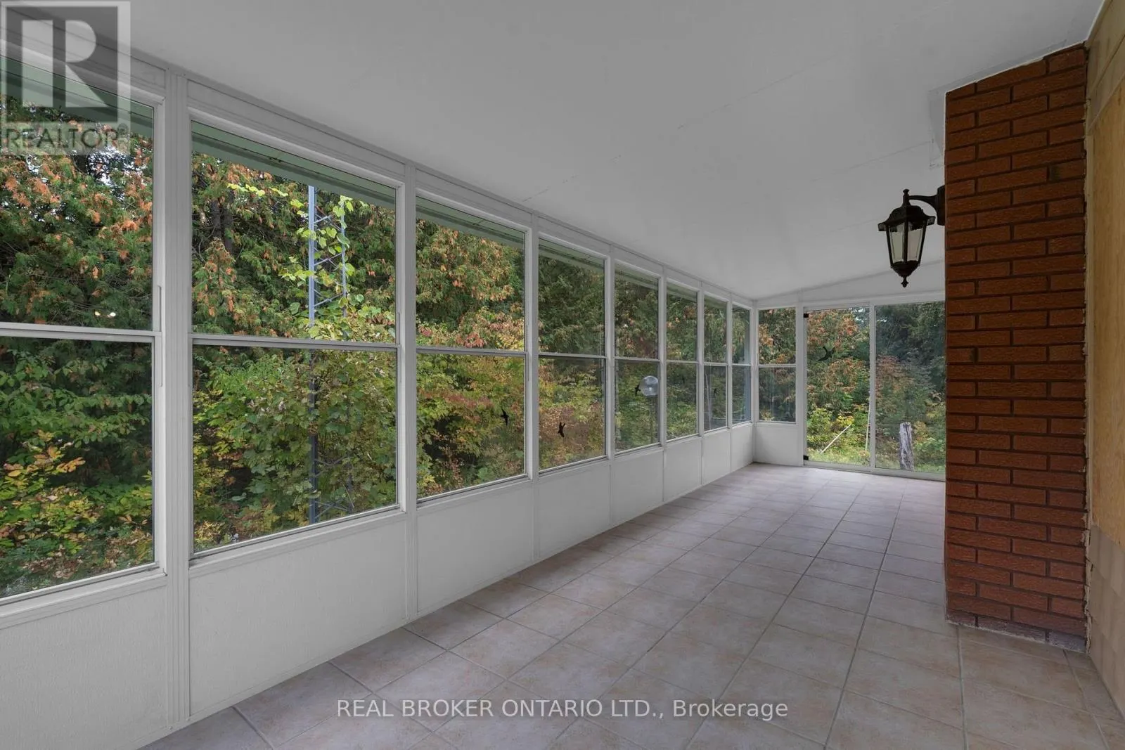 2086 PENETANGUISHENE ROAD