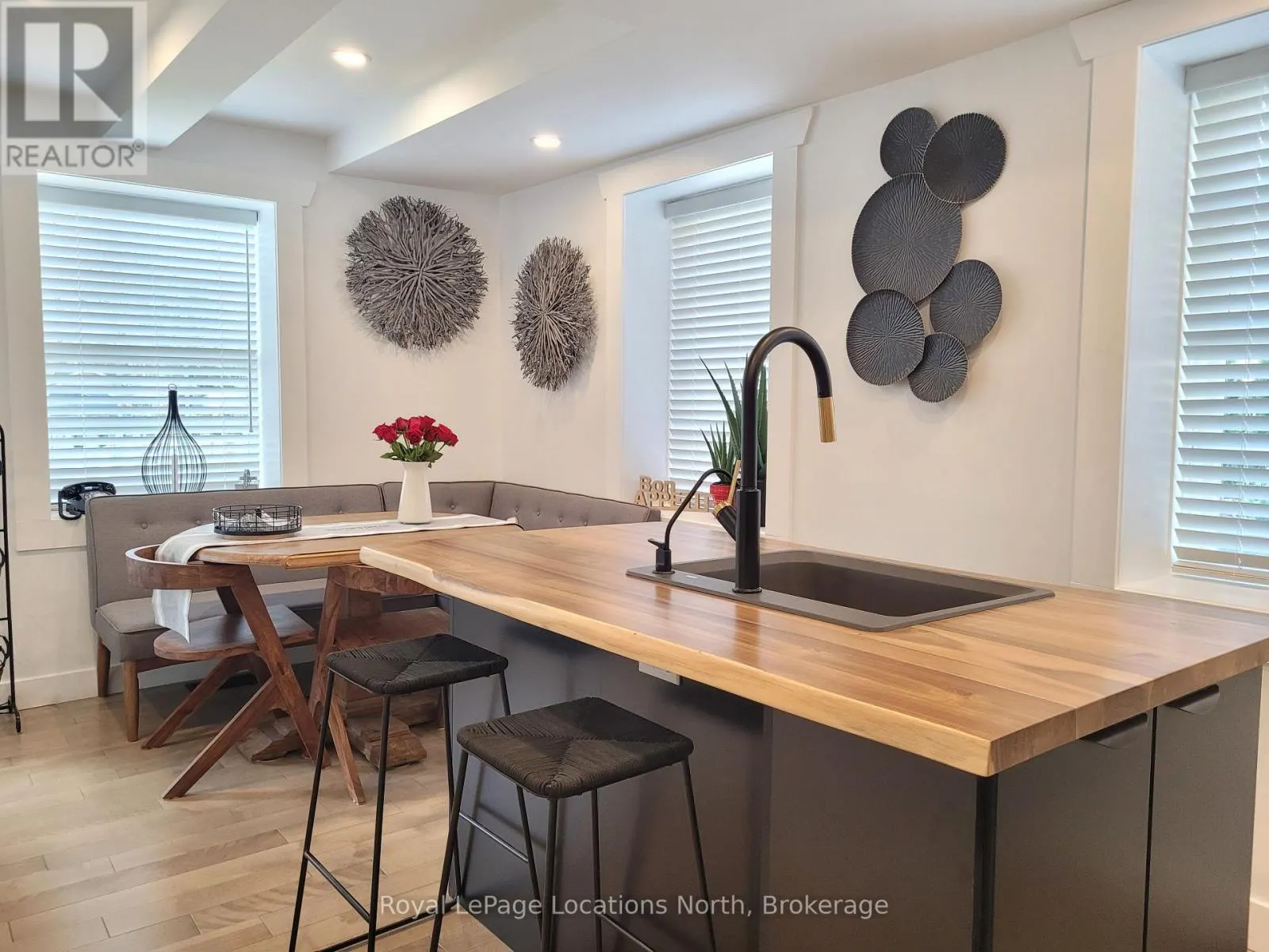 347 BALM BEACH ROAD W