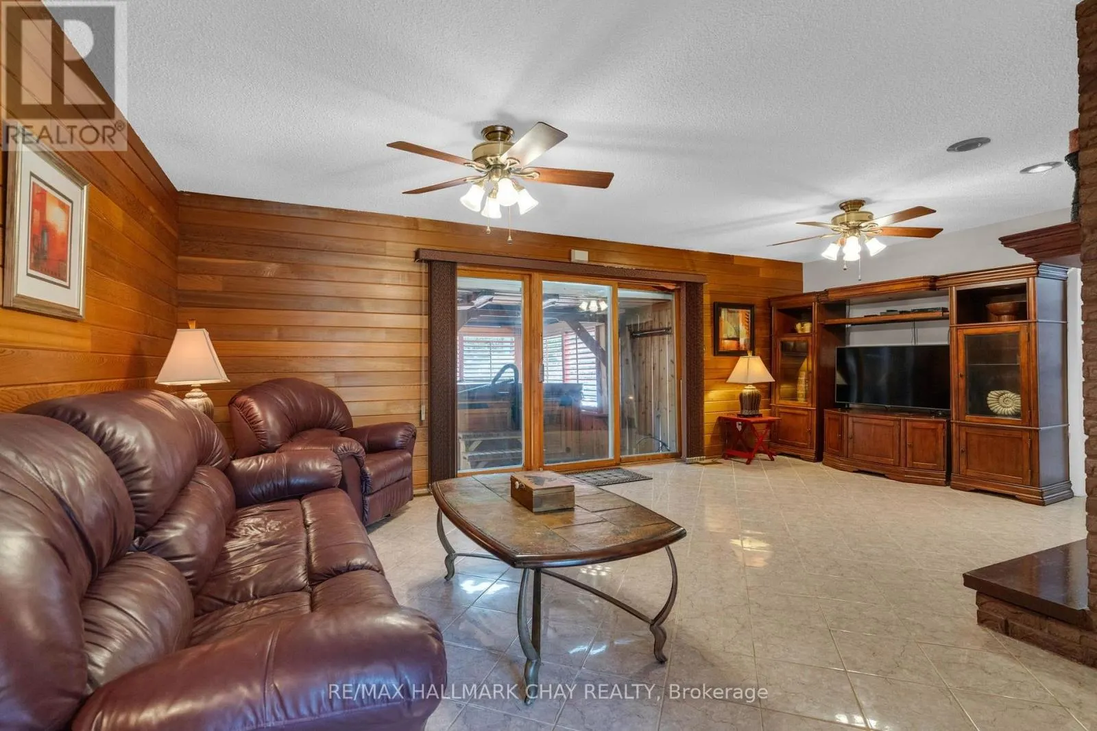 24 WOODLAND CRESCENT
