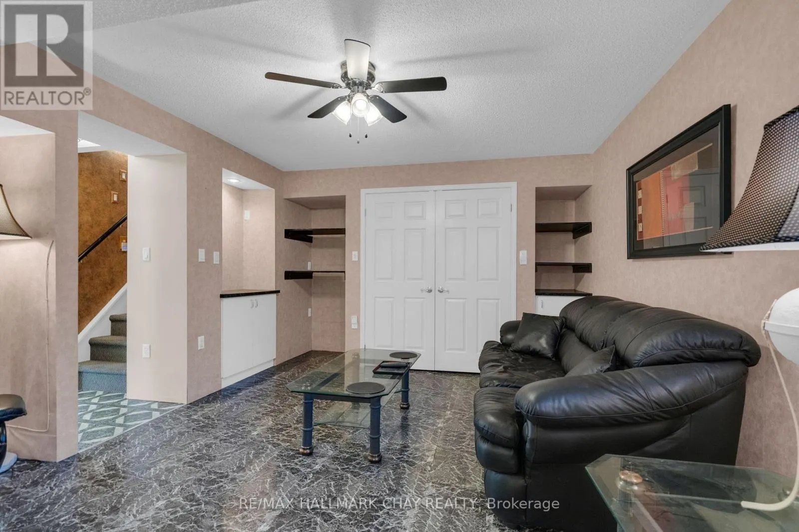 24 WOODLAND CRESCENT