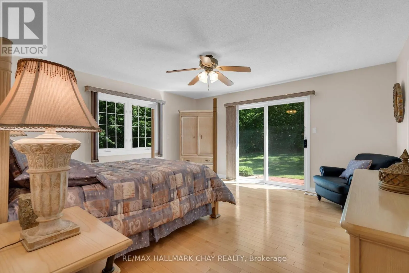 24 WOODLAND CRESCENT