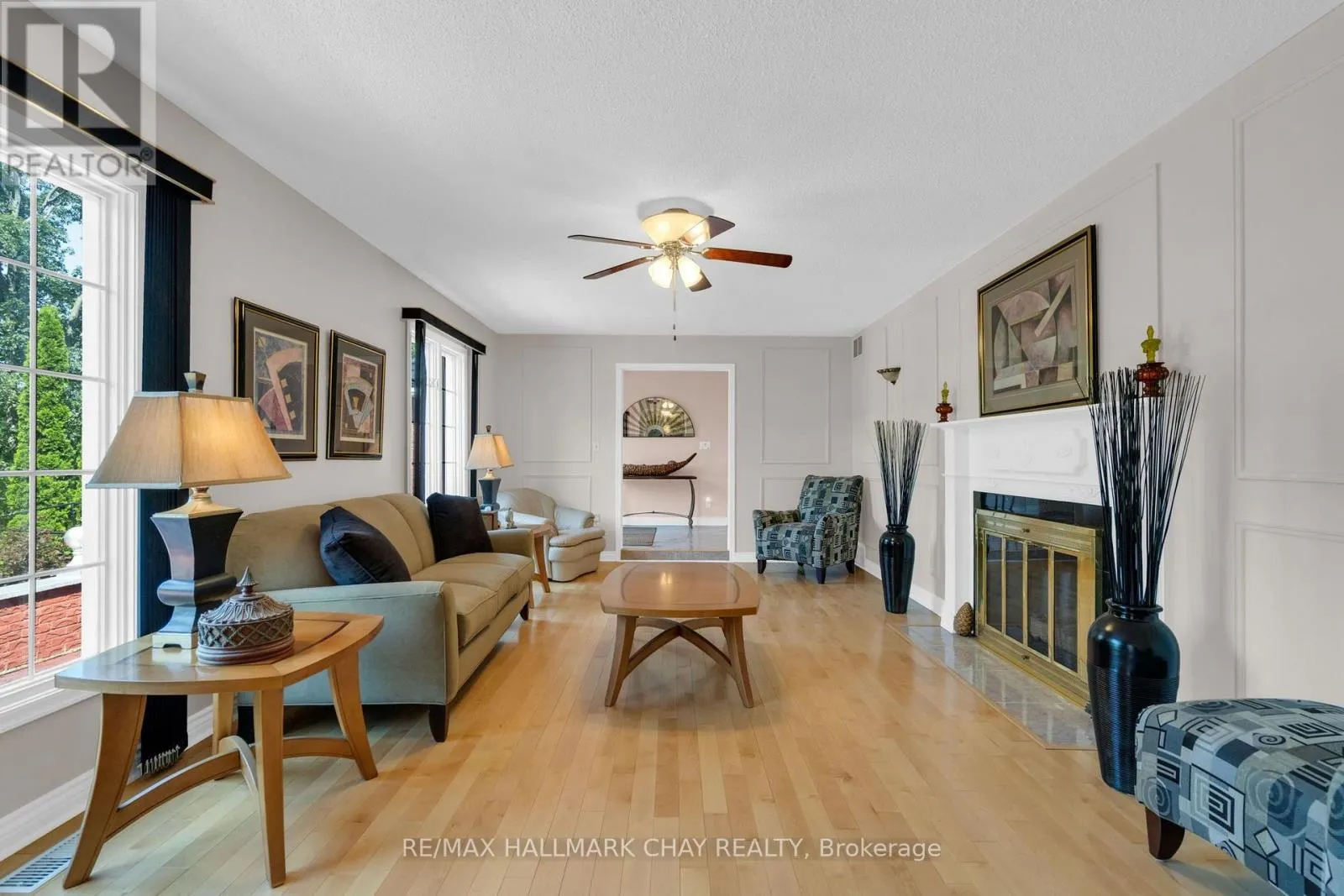 24 WOODLAND CRESCENT