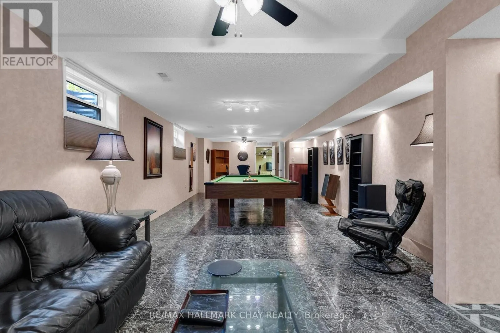 24 WOODLAND CRESCENT