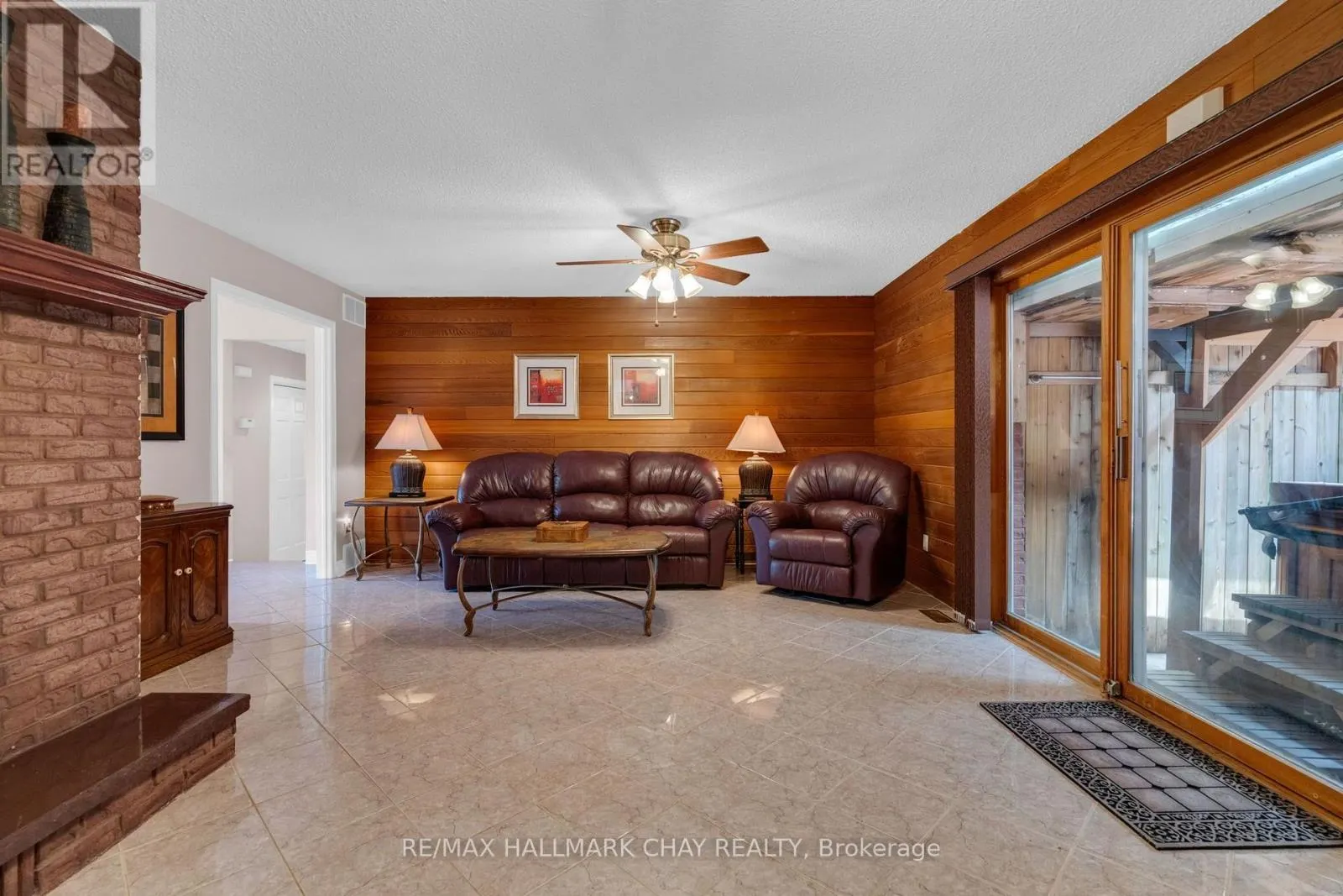 24 WOODLAND CRESCENT