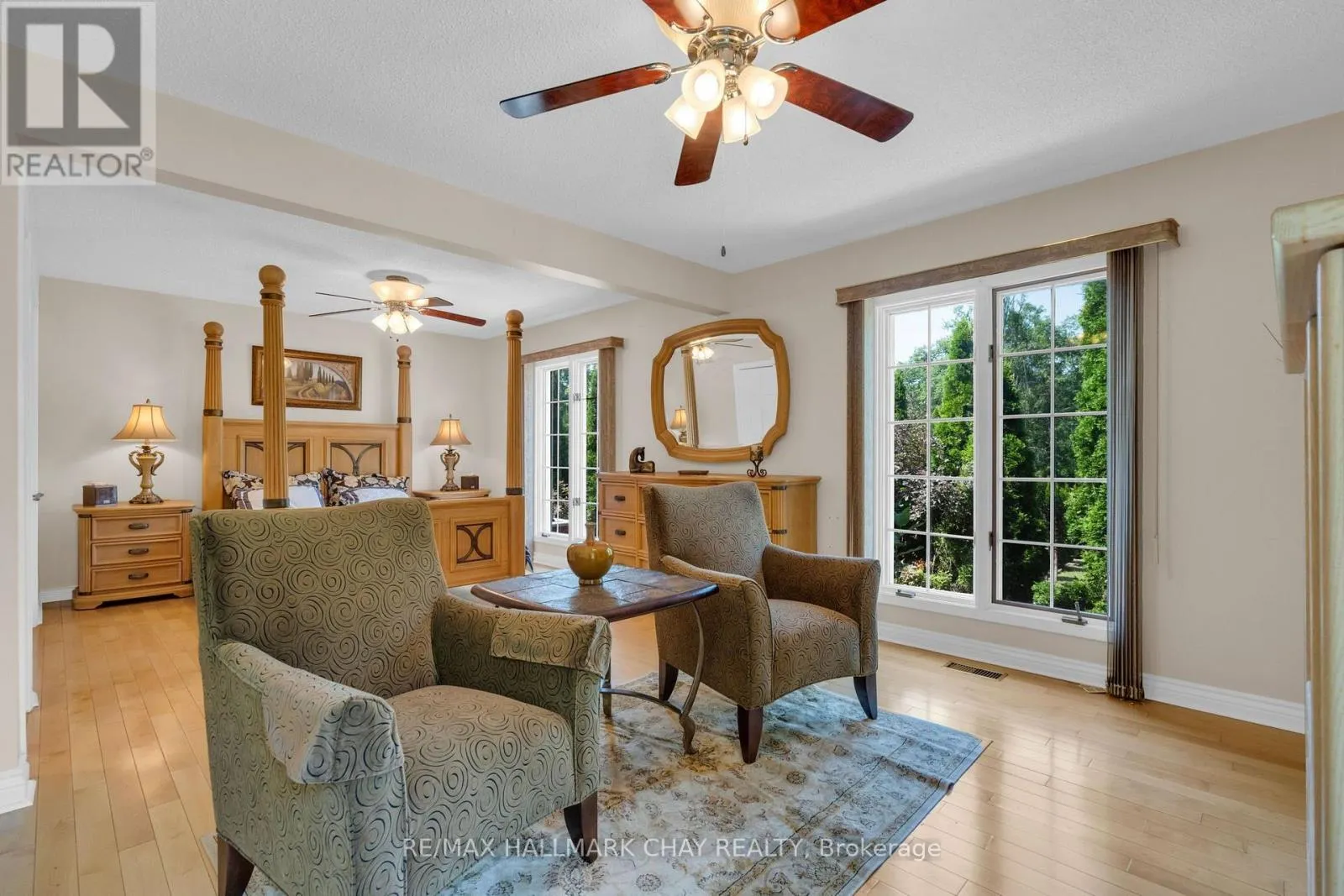 24 WOODLAND CRESCENT