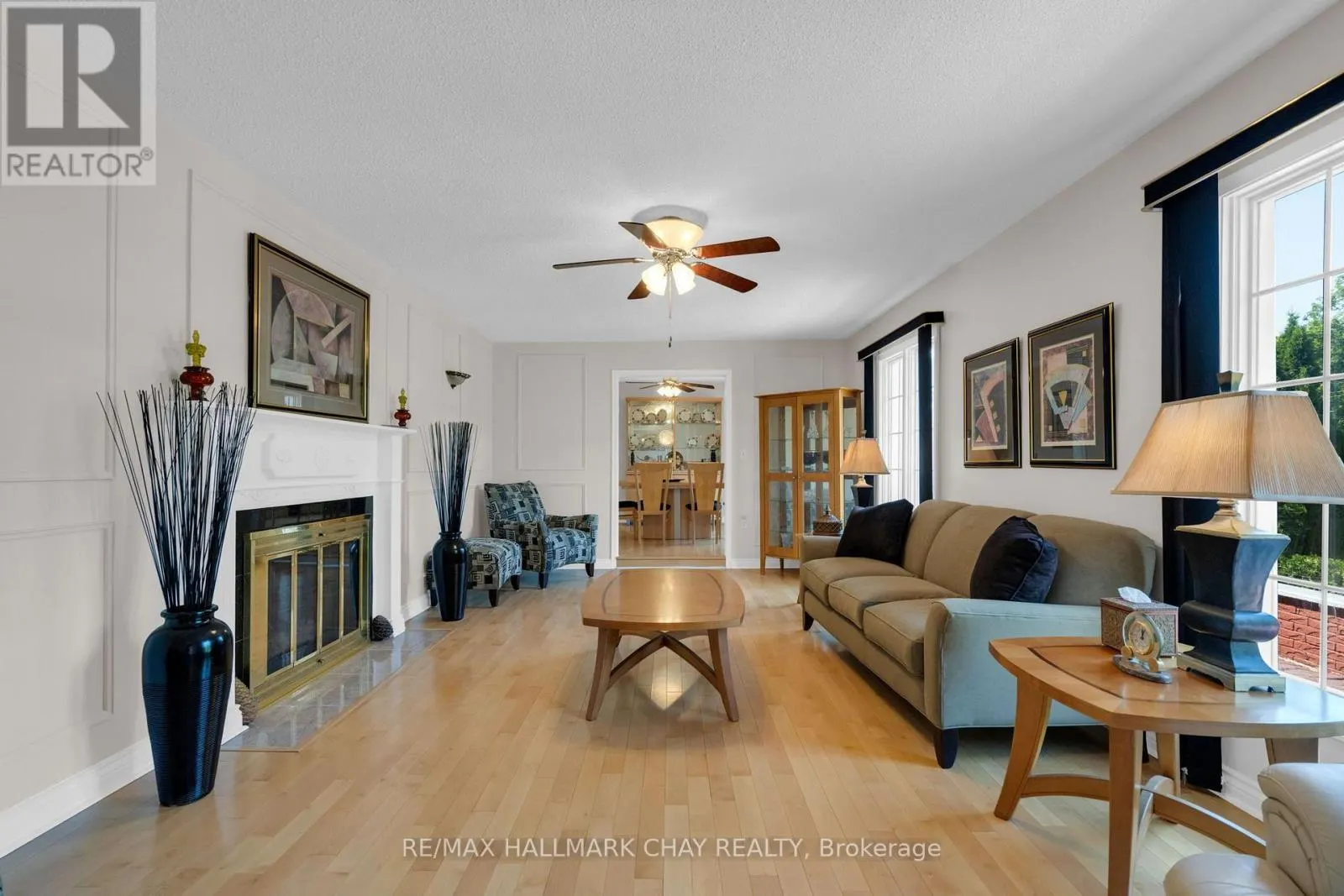 24 WOODLAND CRESCENT