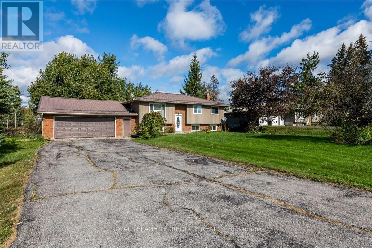 1092 OLD BARRIE ROAD W