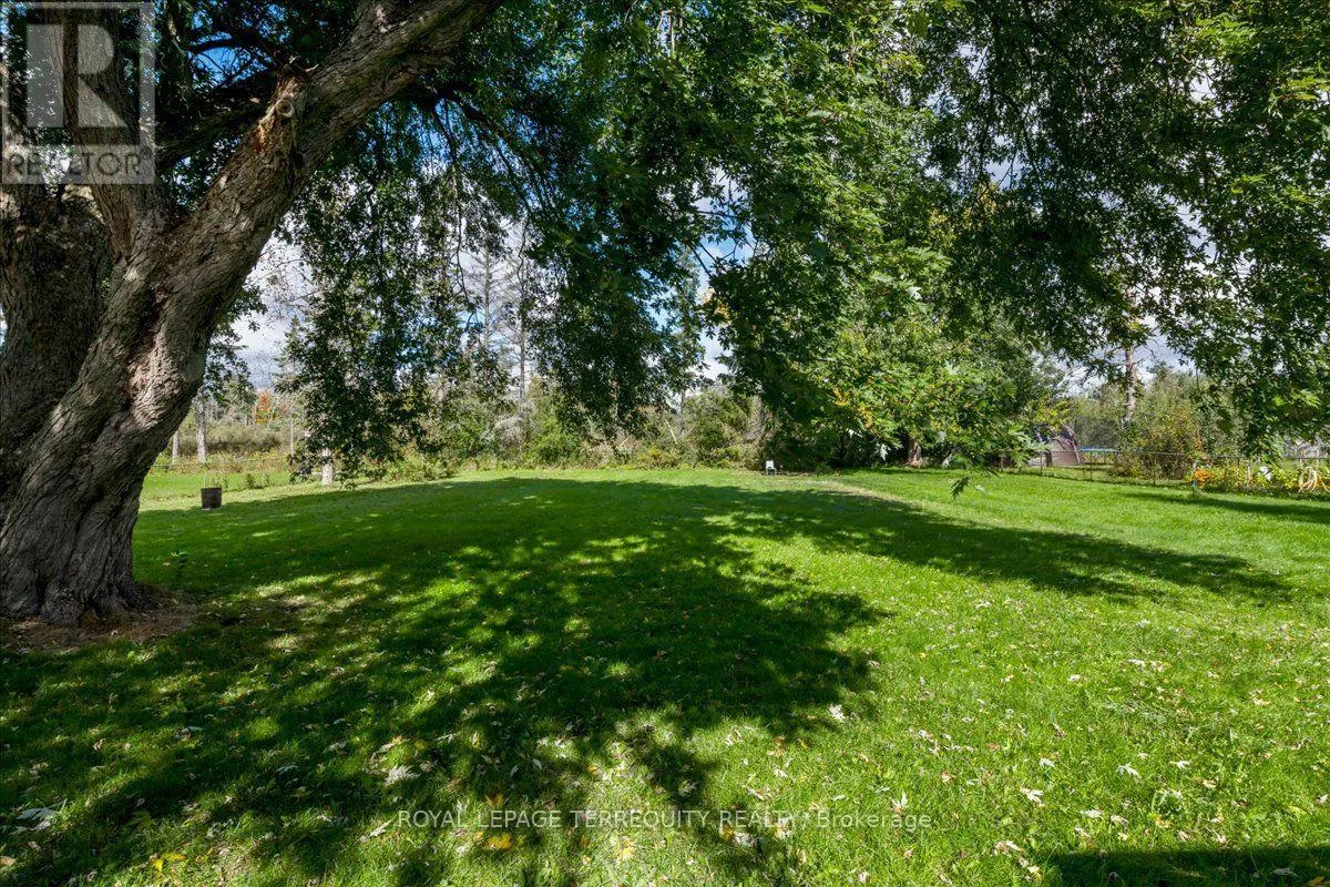 1092 OLD BARRIE ROAD W