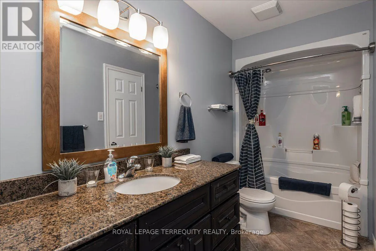 1092 OLD BARRIE ROAD W