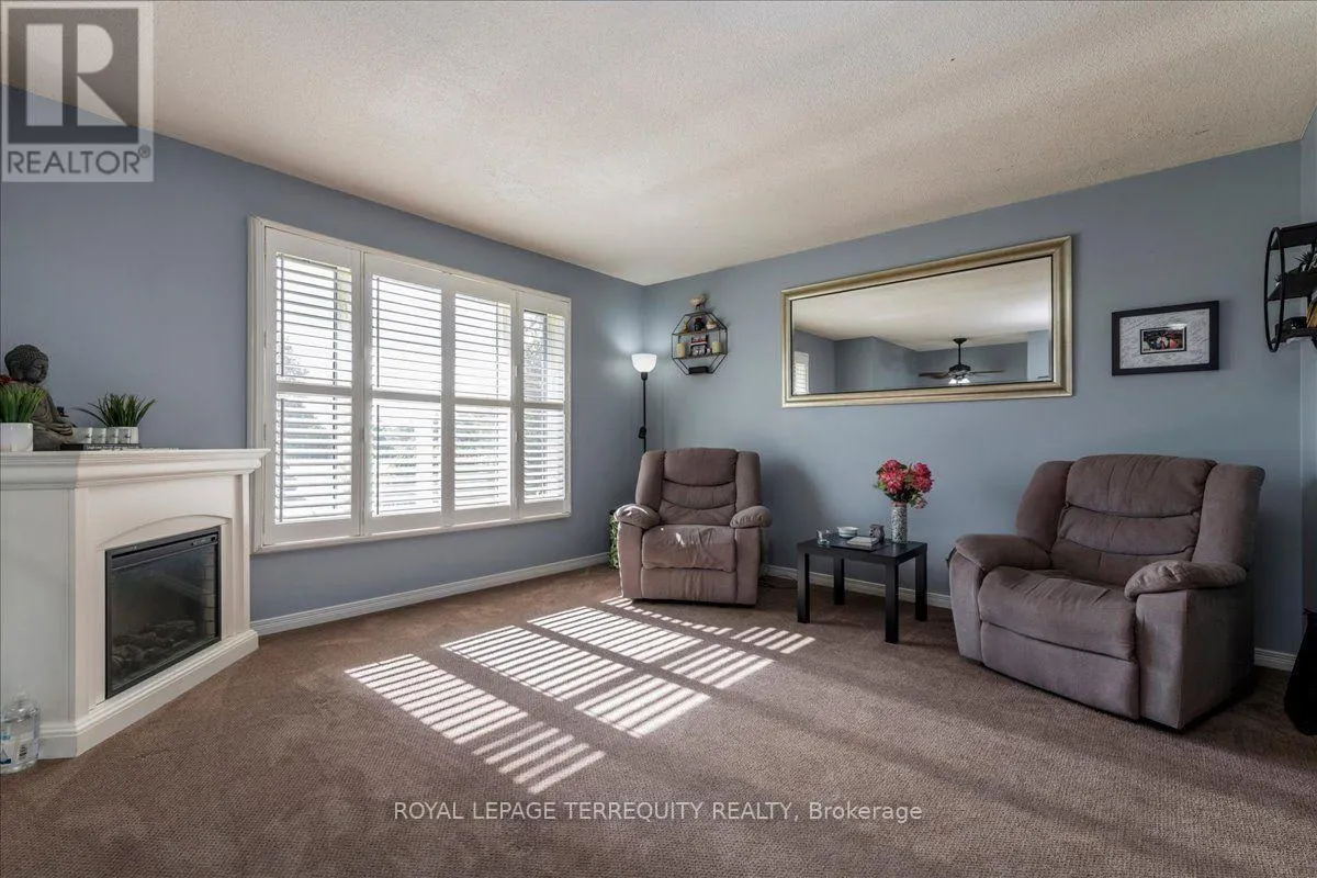 1092 OLD BARRIE ROAD W