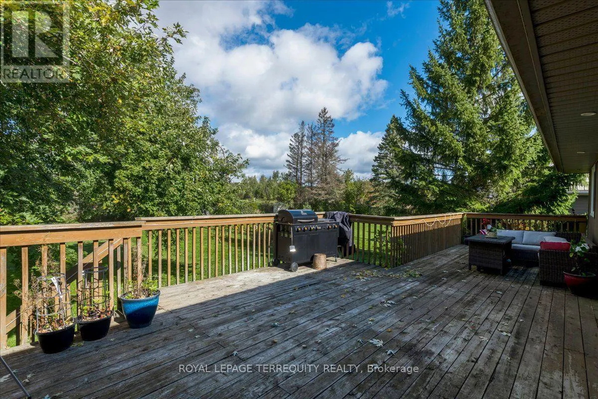 1092 OLD BARRIE ROAD W