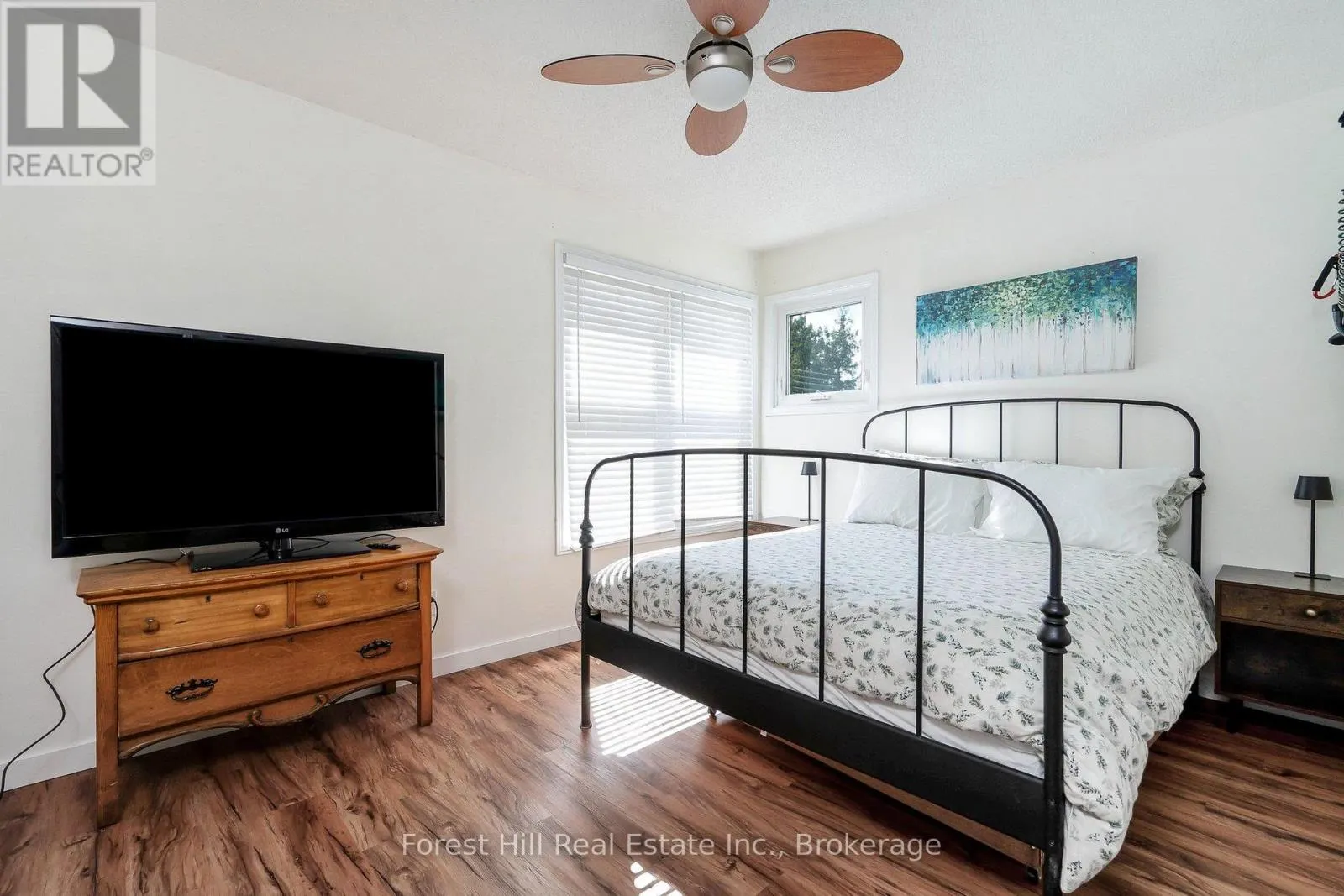150 - 53 TROTT BOULEVARD #150