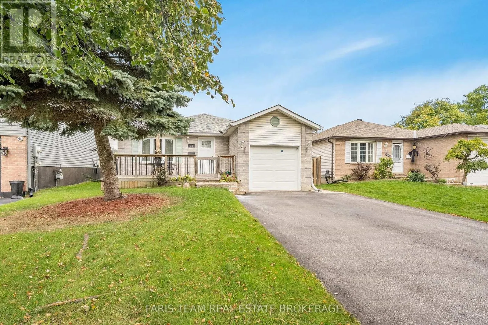 24 LAURIE CRESCENT