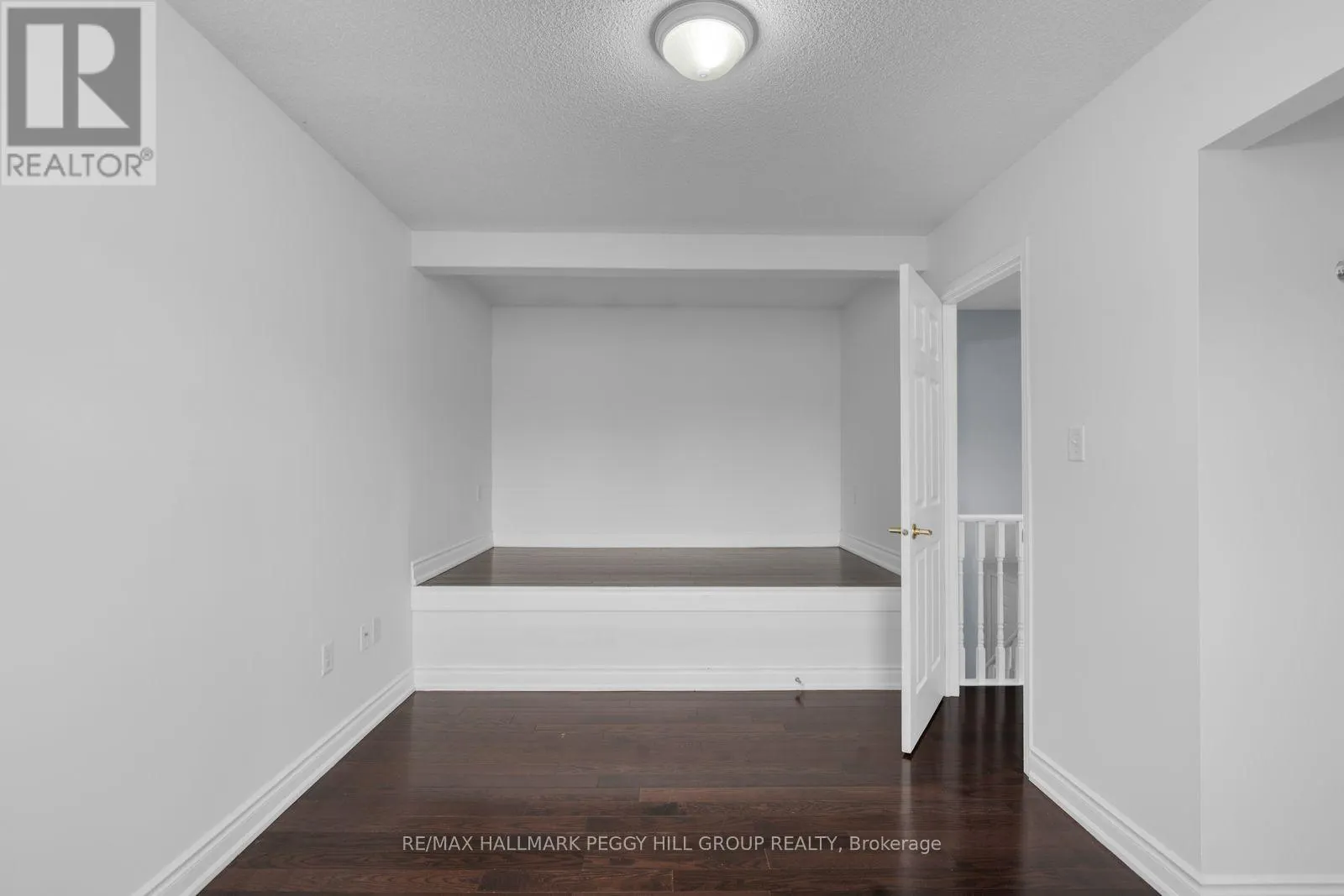 UPPER - 152 MADELAINE DRIVE