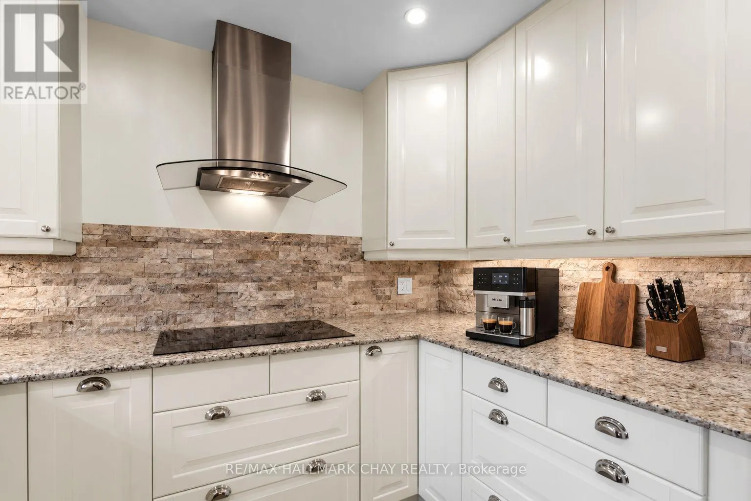 312 - 1102 HORSESHOE VALLEY ROAD W