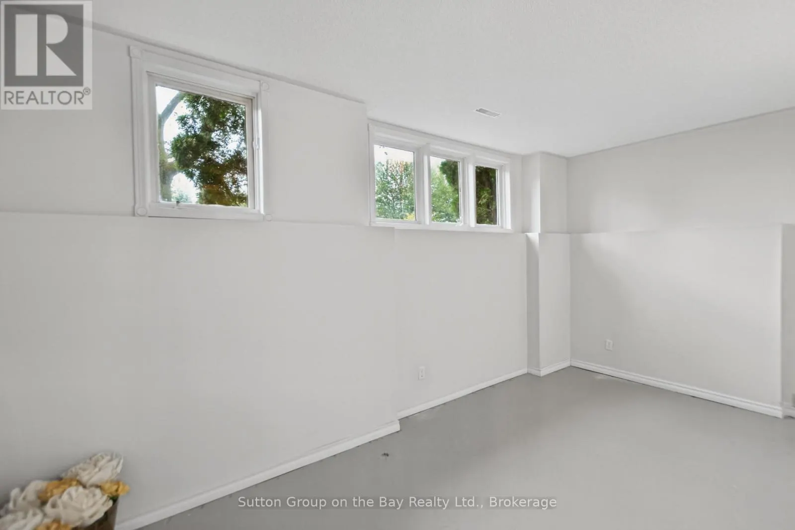 77 FERNBROOK DRIVE