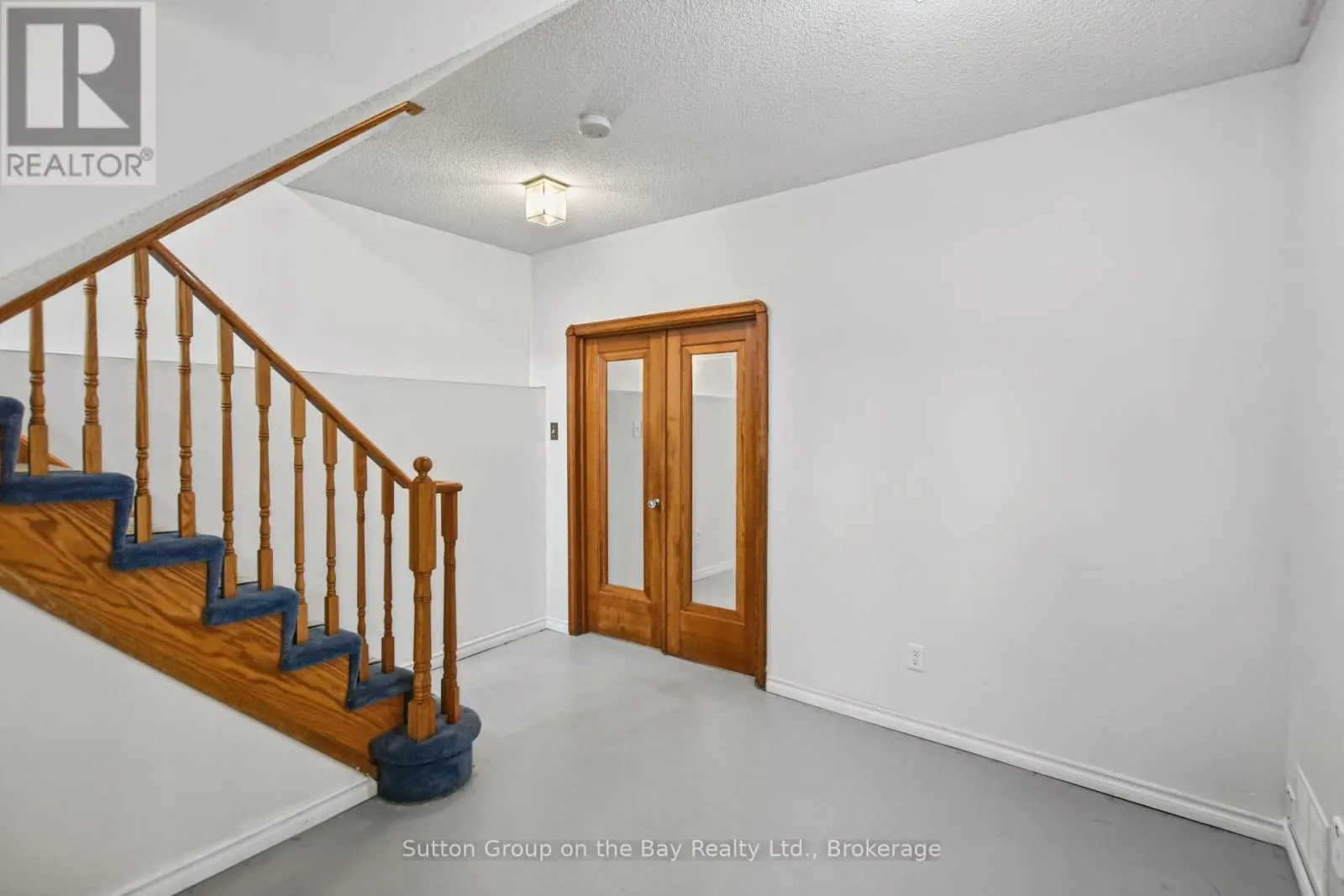 77 FERNBROOK DRIVE
