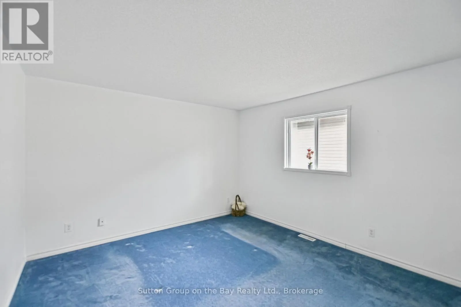 77 FERNBROOK DRIVE