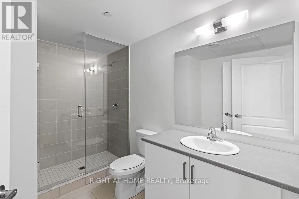 215 - 5 SPOONER CRESCENT