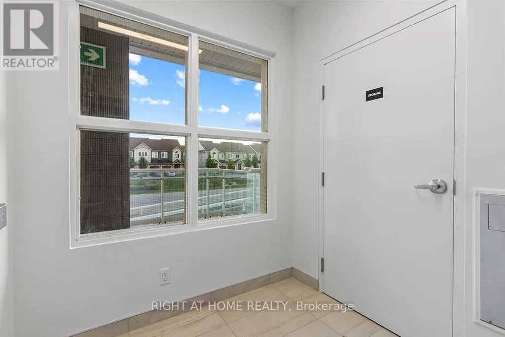 215 - 5 SPOONER CRESCENT