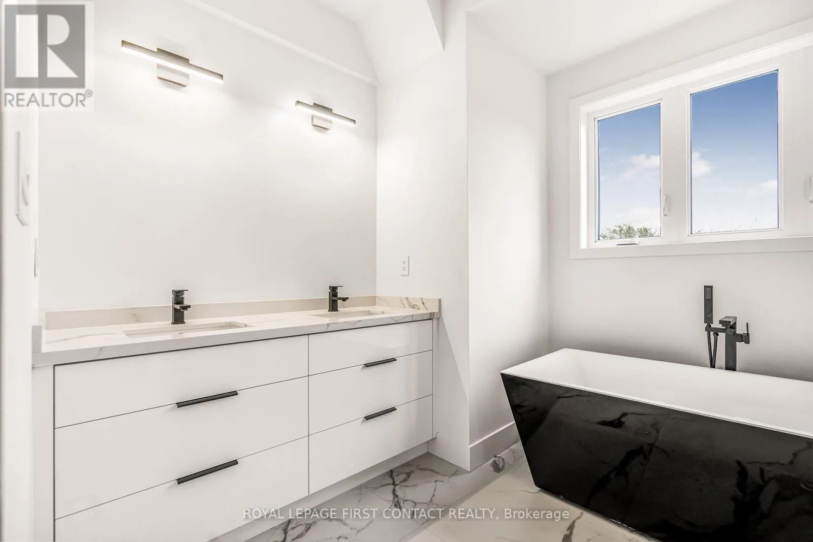 18 ALDERWOOD LANE