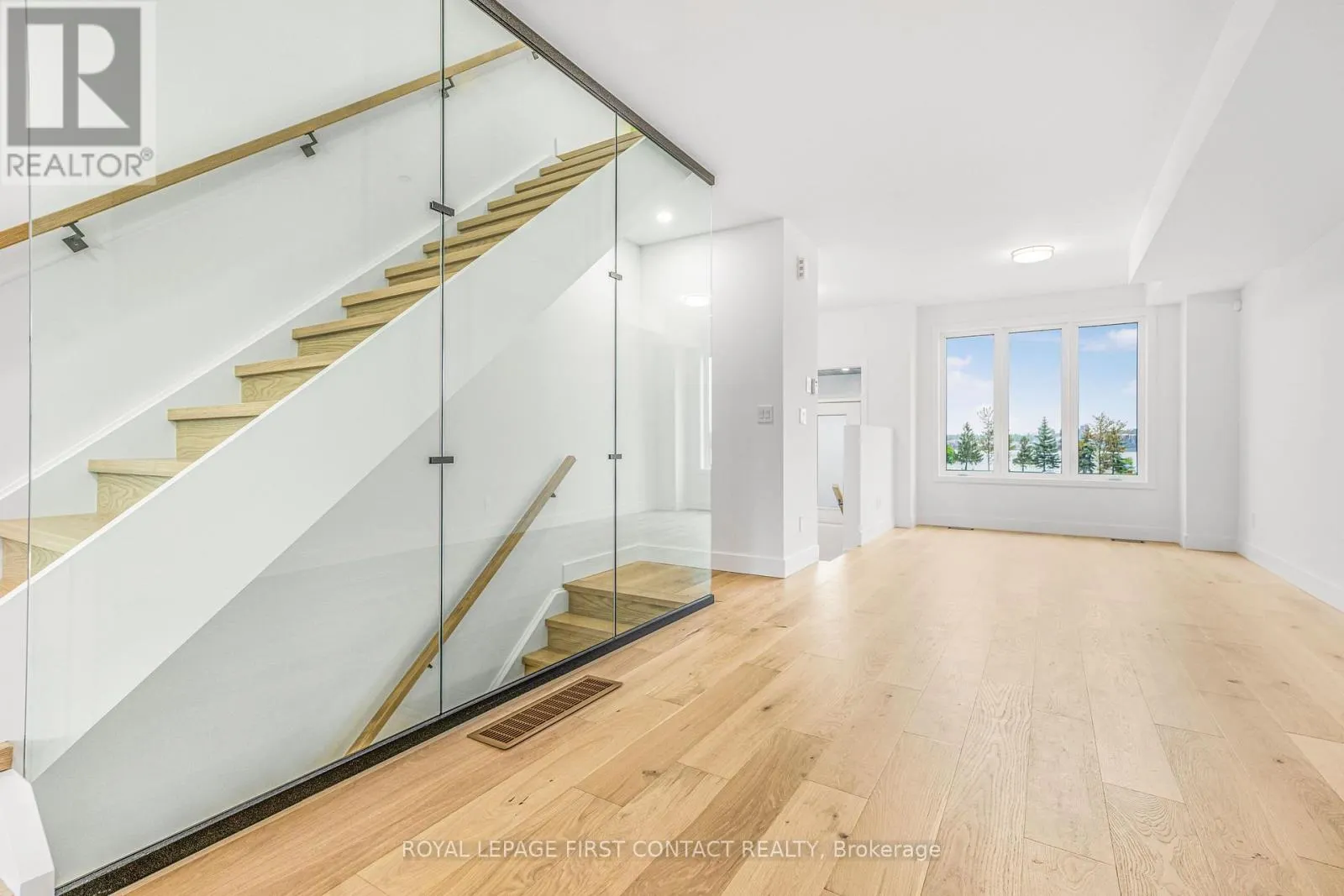 18 ALDERWOOD LANE