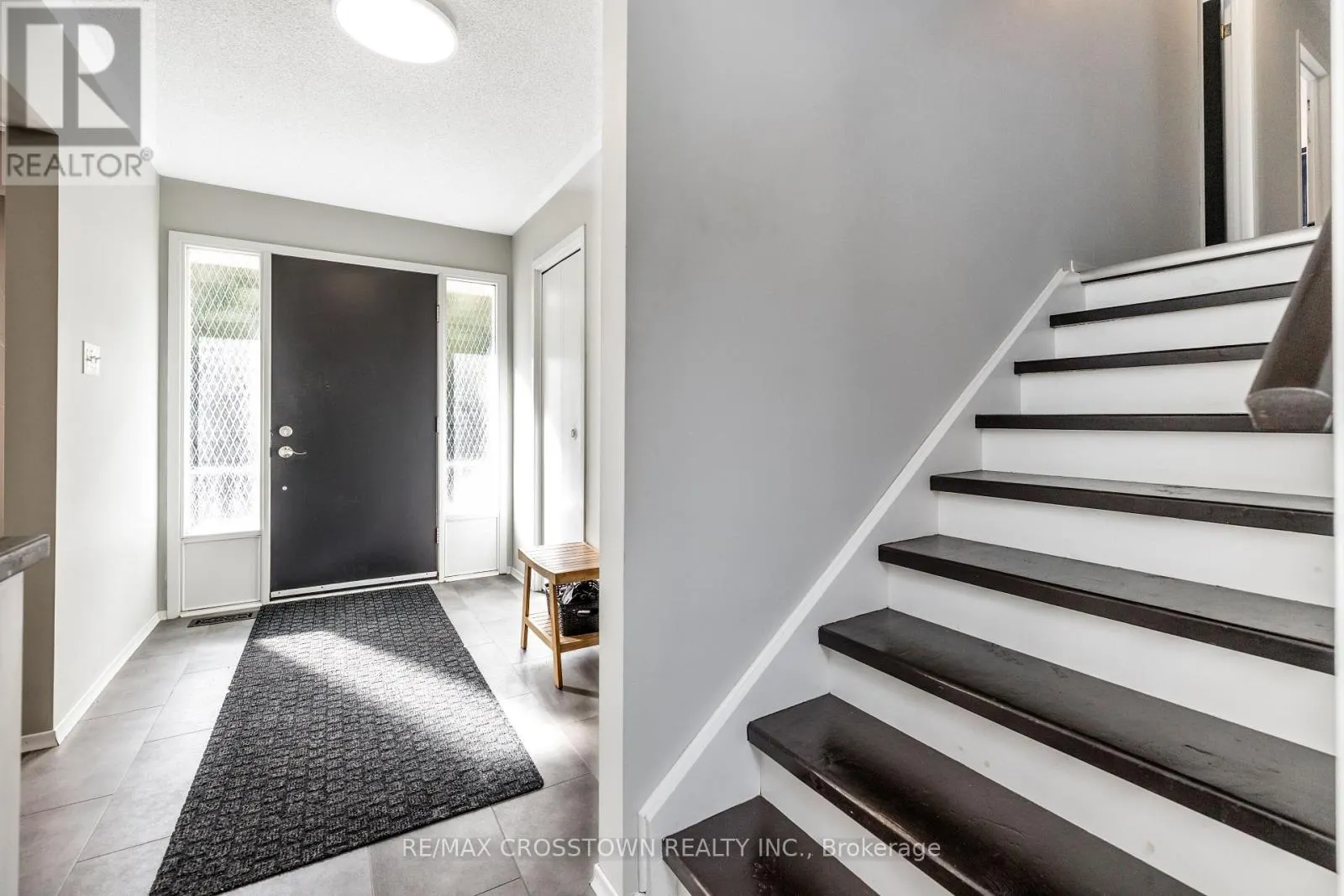 87 BAYWOOD WAY