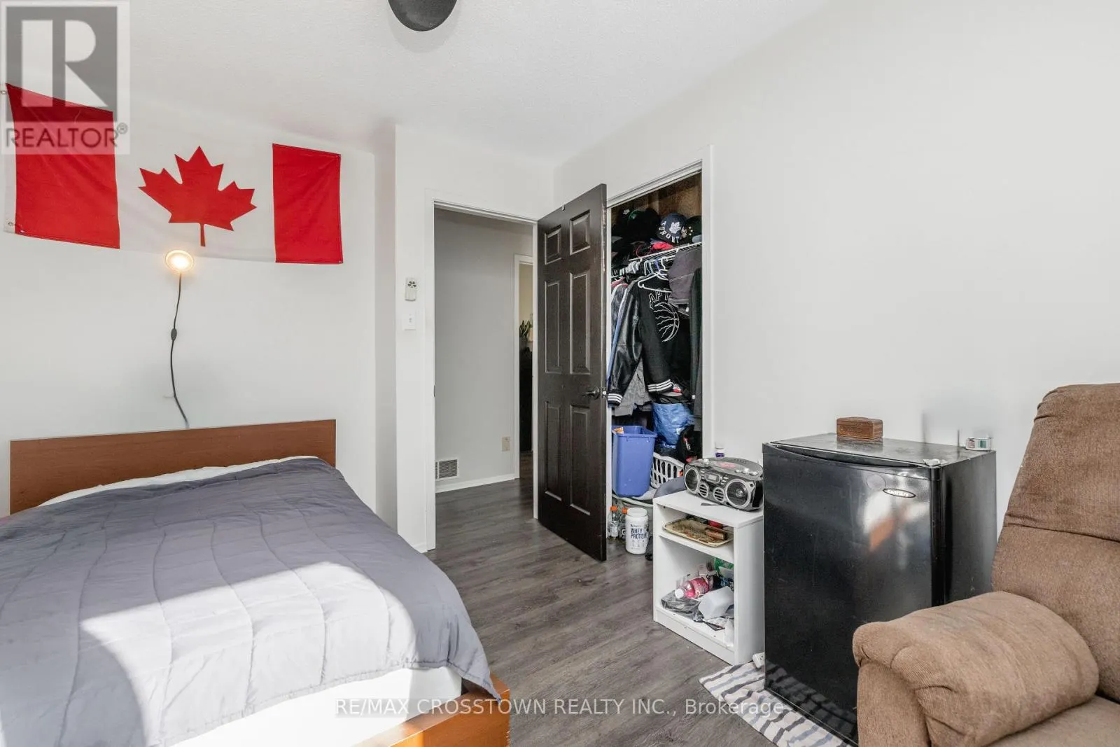 87 BAYWOOD WAY