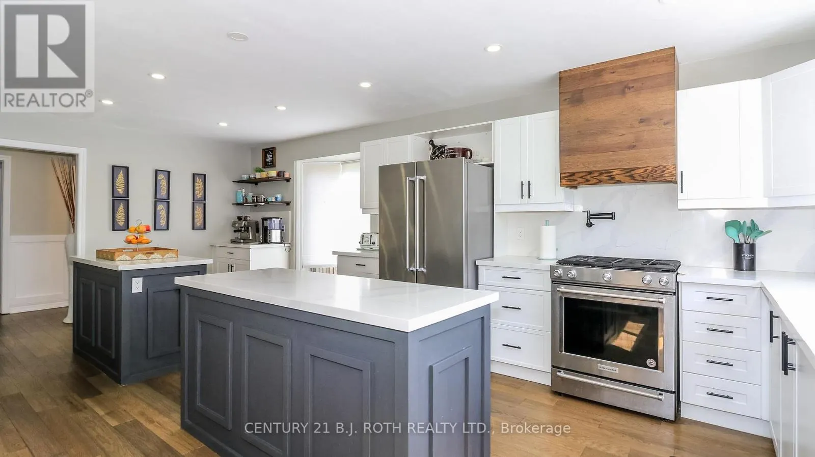 61 BARWICK DRIVE W