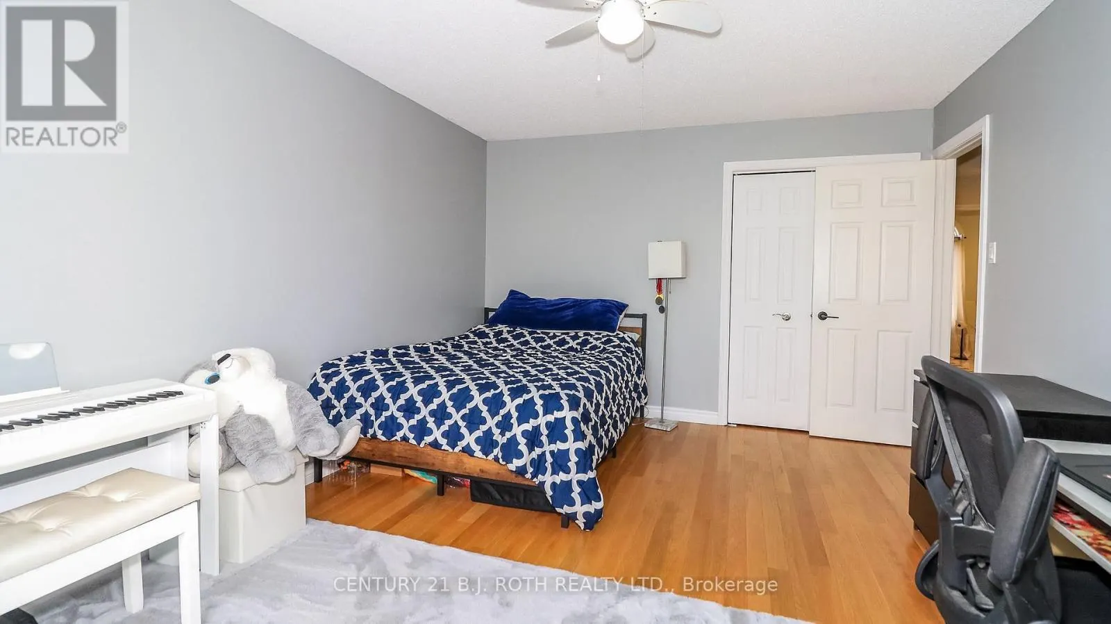61 BARWICK DRIVE W