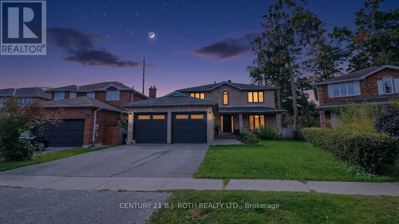 61 BARWICK DRIVE W