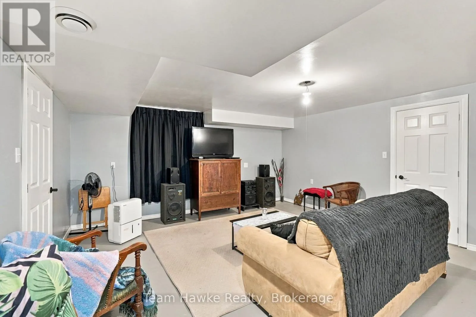 385 LAFONTAINE ROAD W