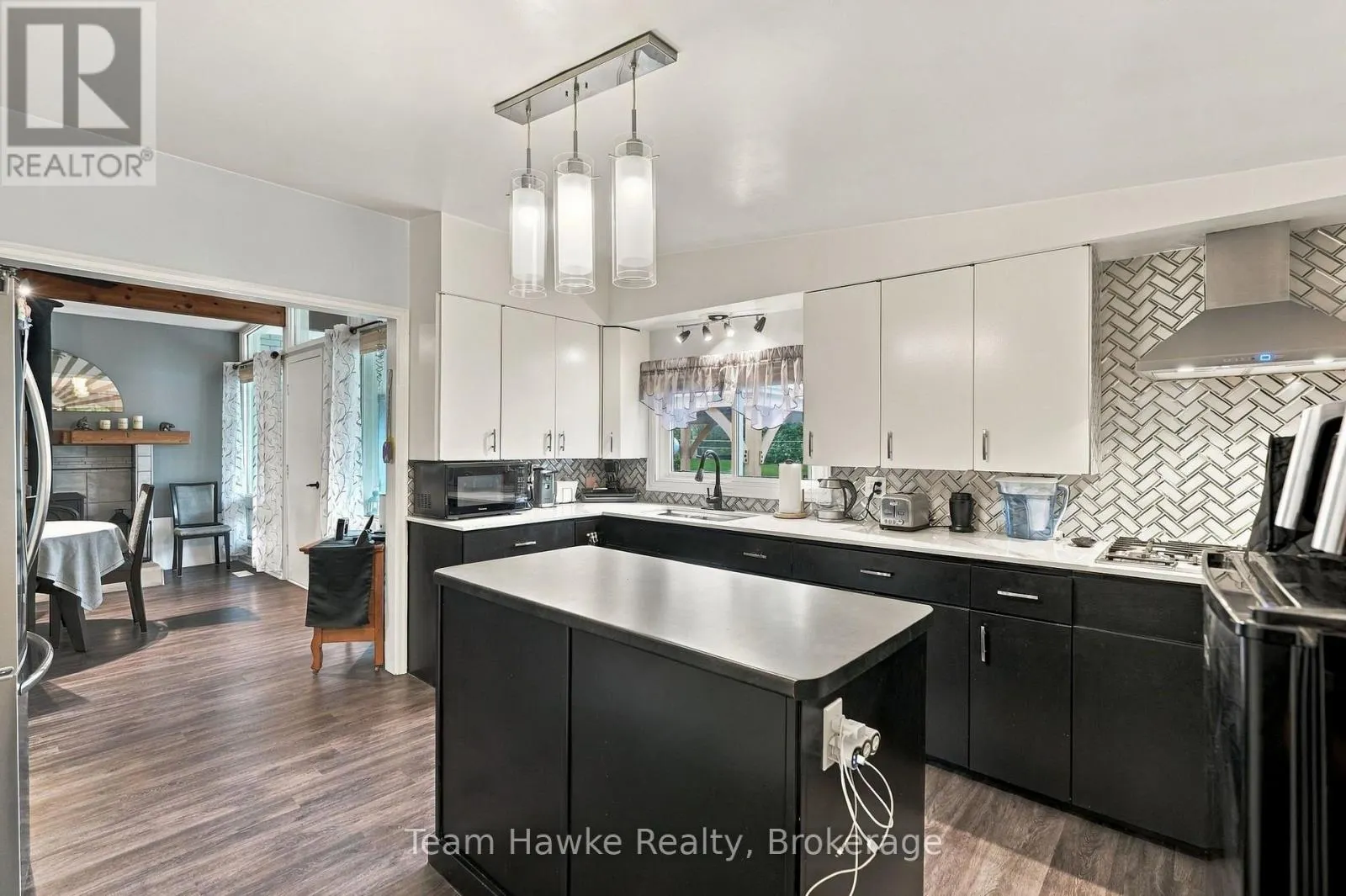 385 LAFONTAINE ROAD W