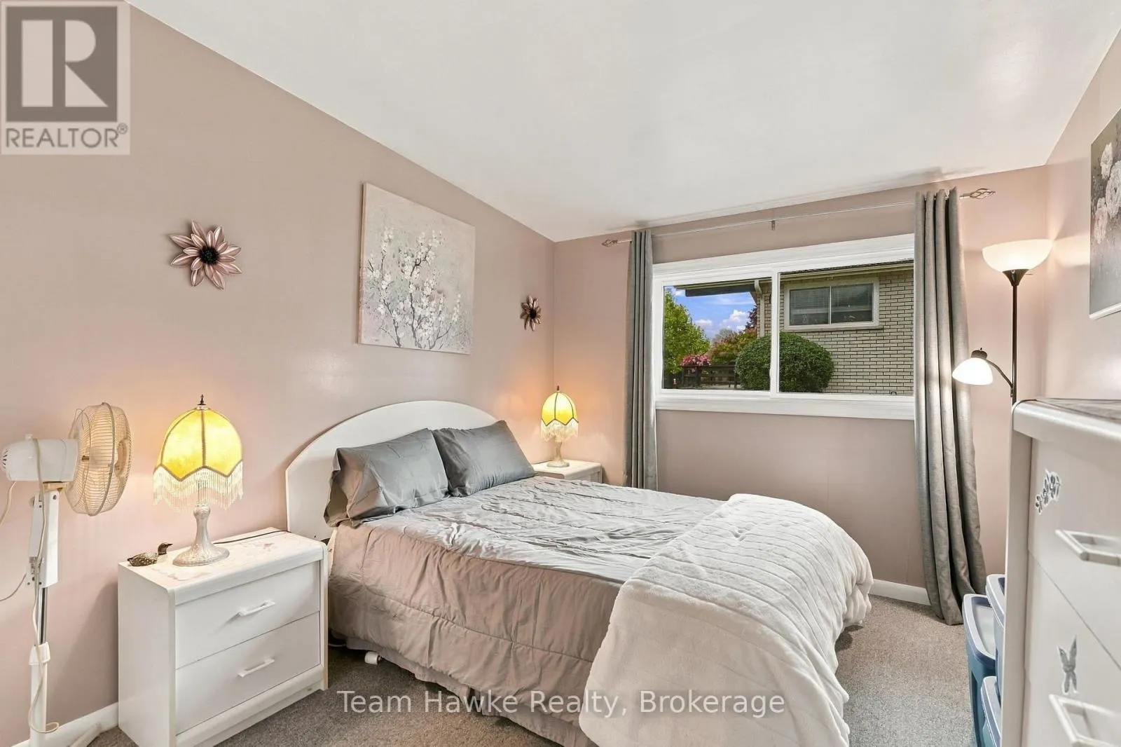 385 LAFONTAINE ROAD W