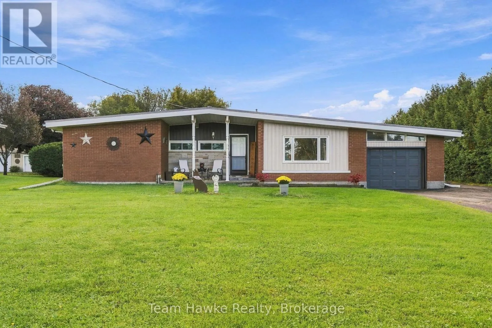 385 LAFONTAINE ROAD W
