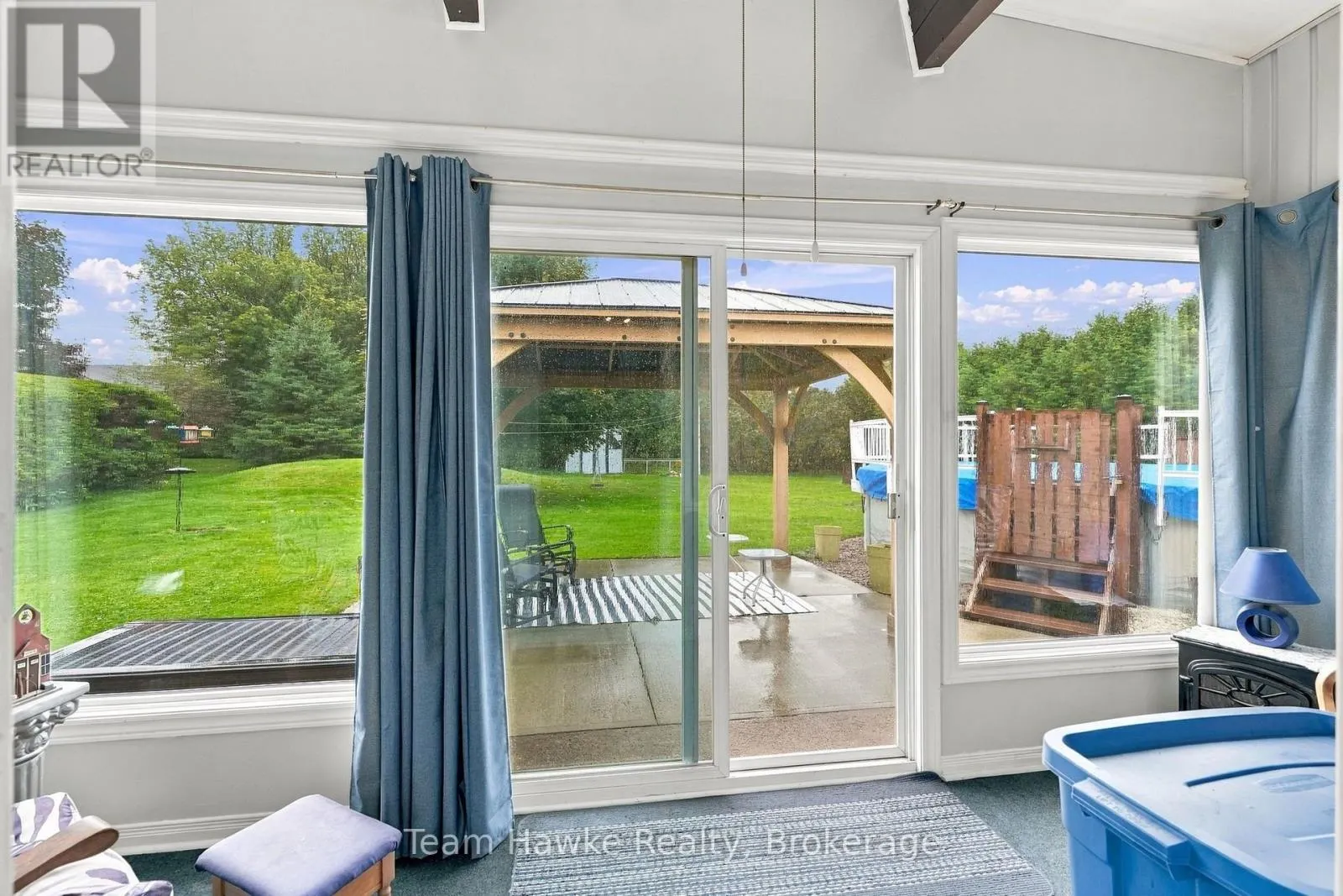 385 LAFONTAINE ROAD W