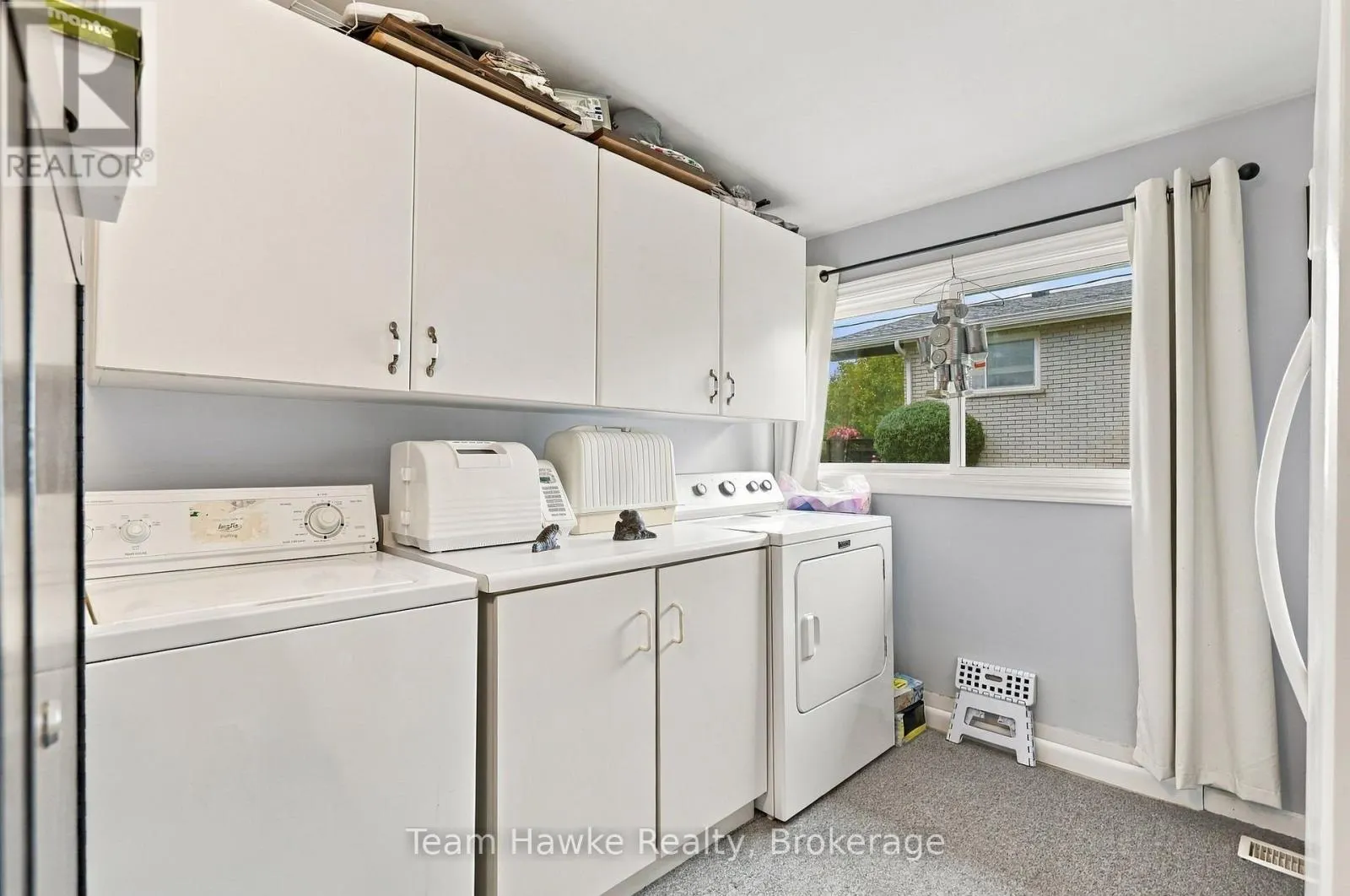 385 LAFONTAINE ROAD W