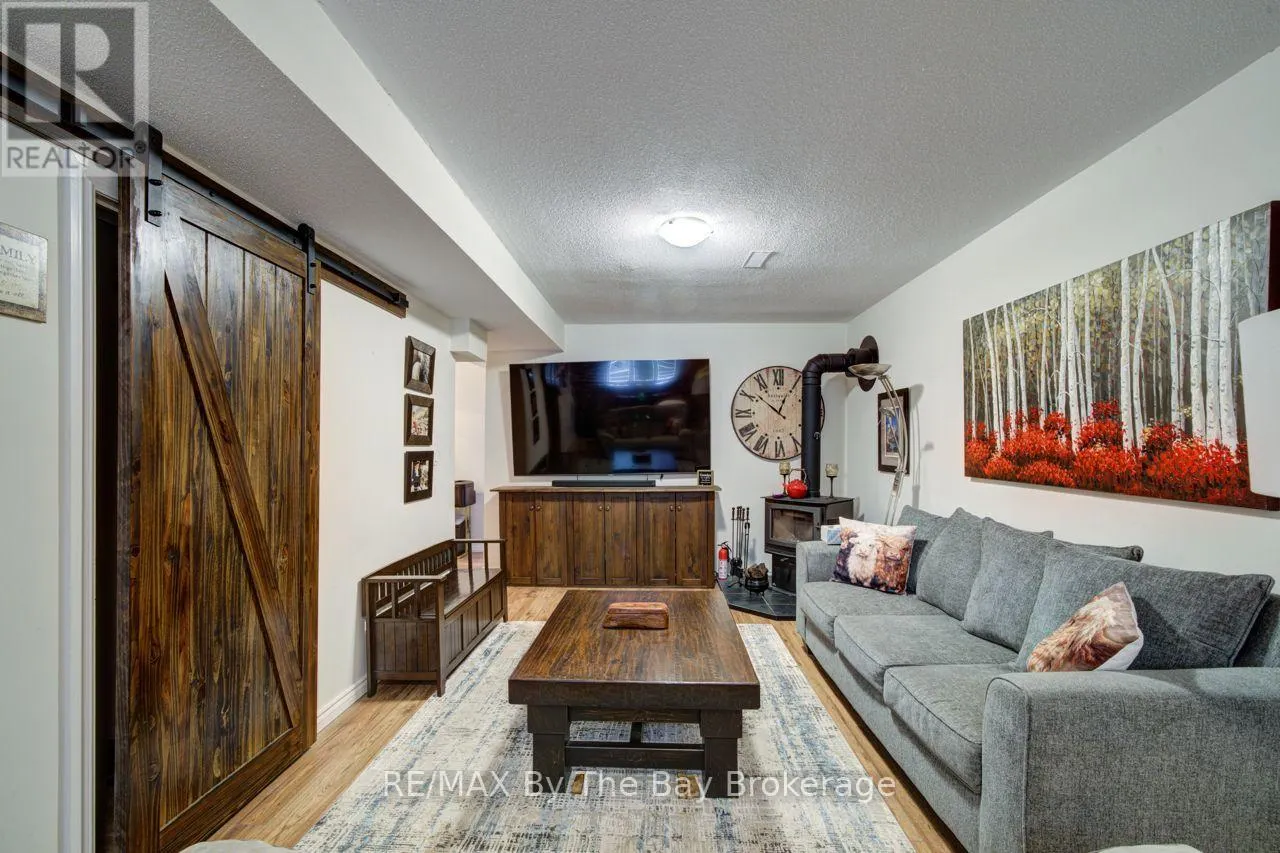 9 CRANBERRY HEIGHTS