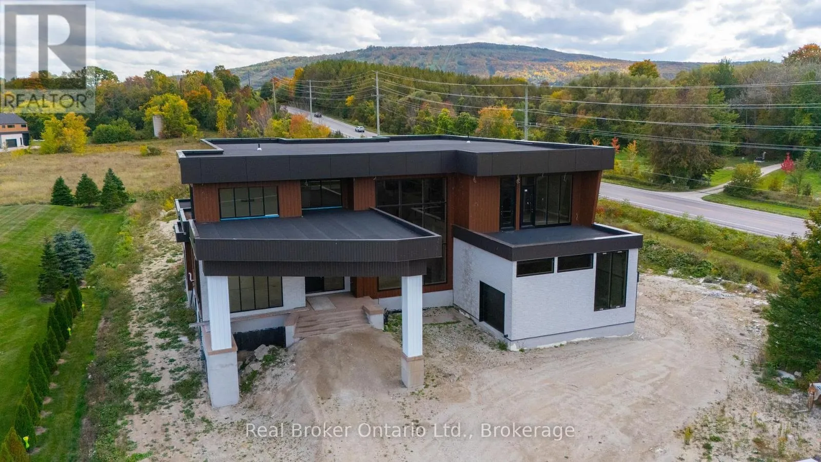 1 MEADOWLARK WAY