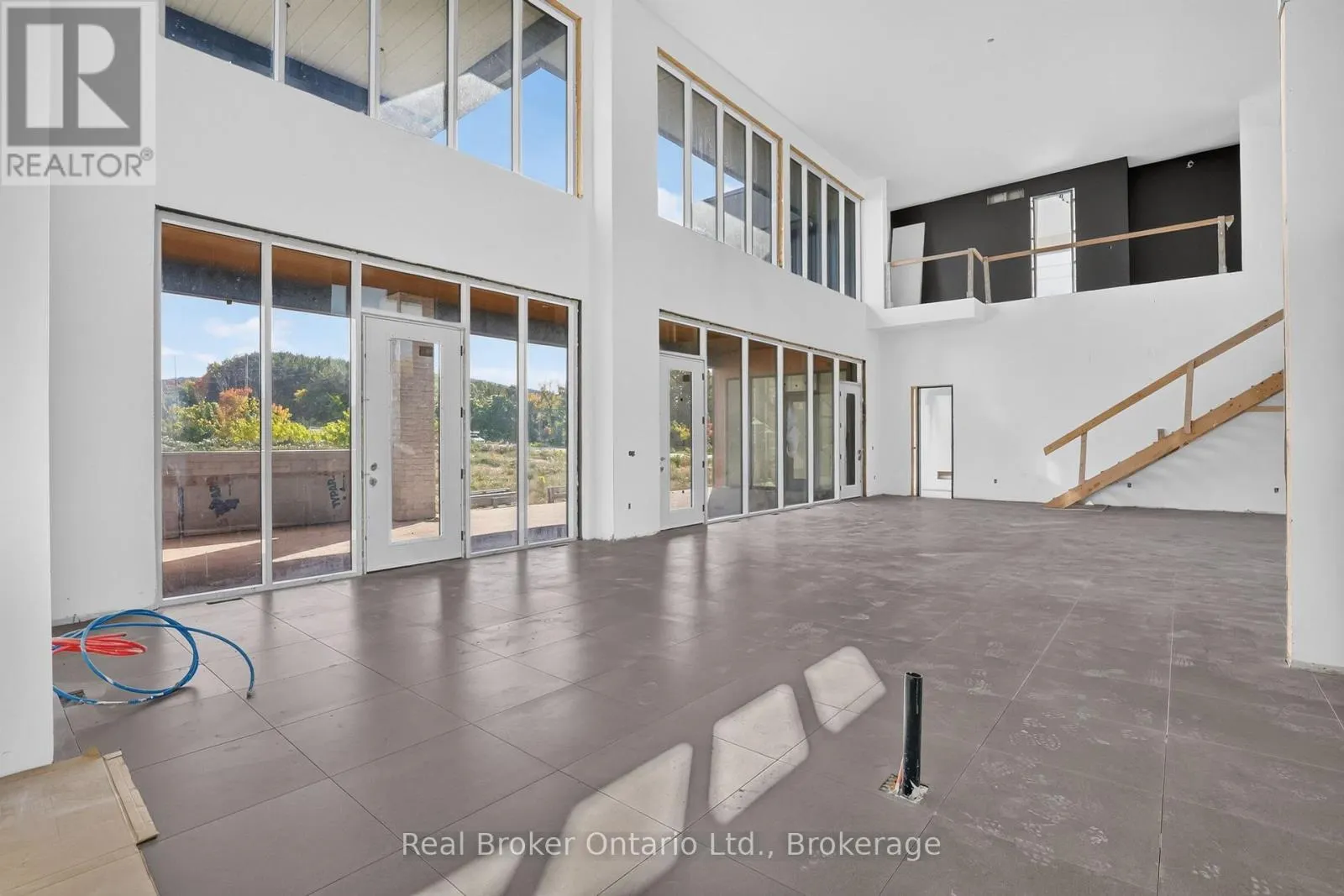 1 MEADOWLARK WAY